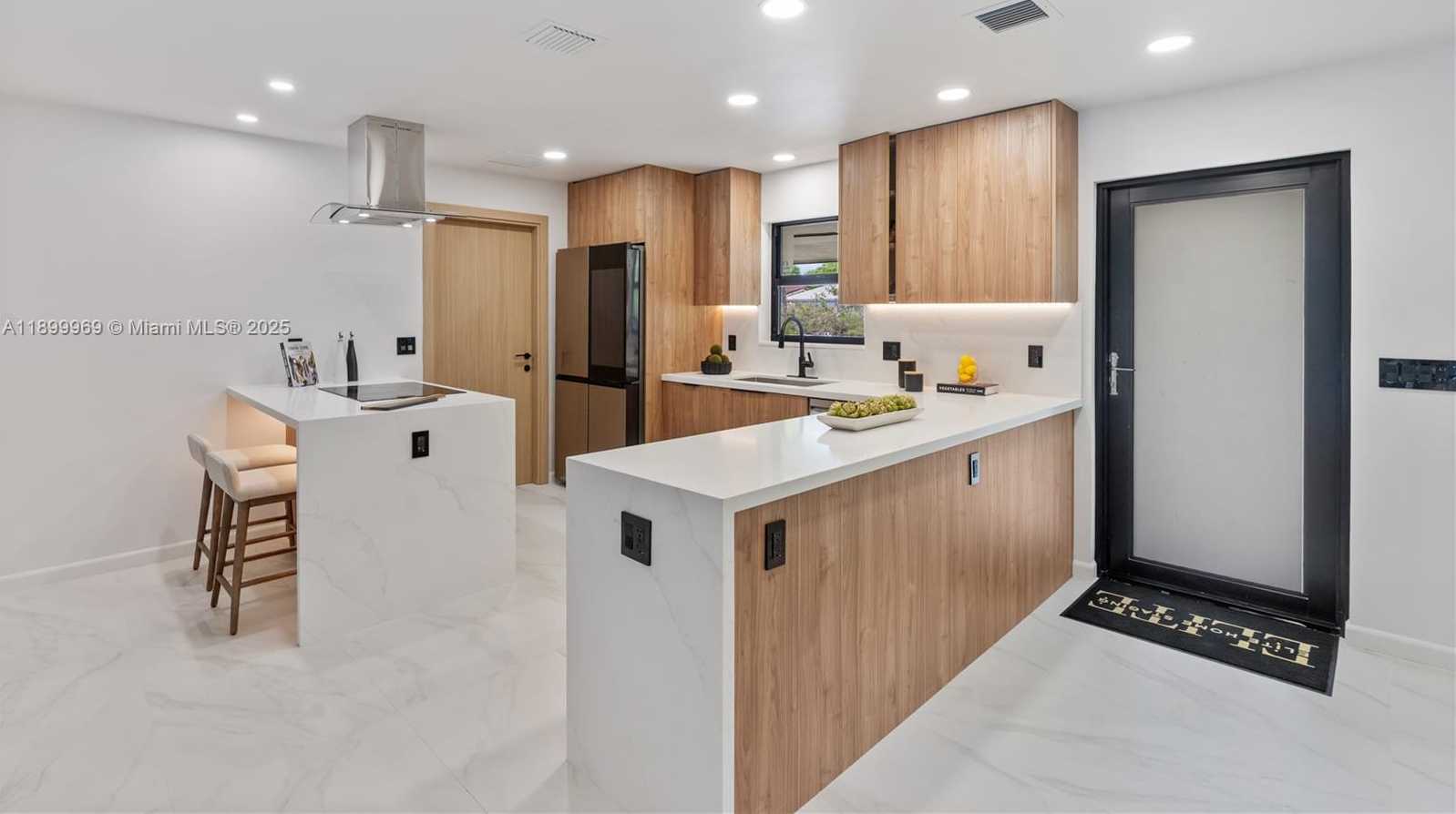 Small Image of 2020 NORTH EAST 54TH, Fort Lauderdale Number 5