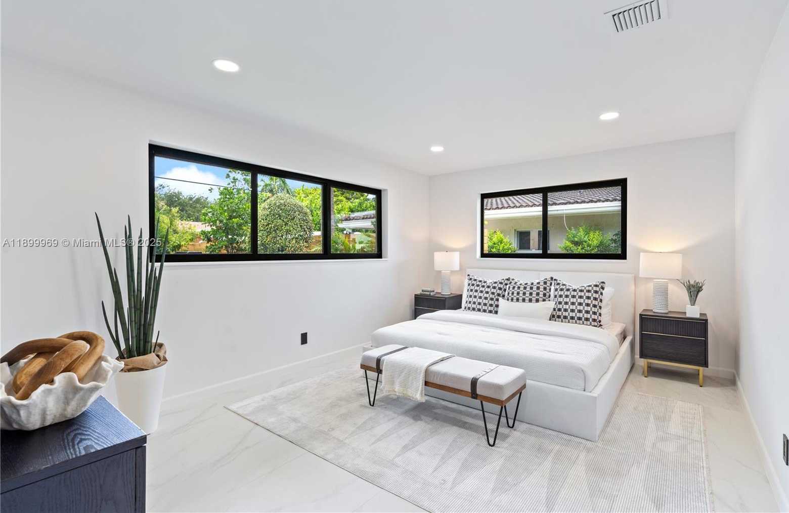 Small Image of 2020 NORTH EAST 54TH, Fort Lauderdale Number 9