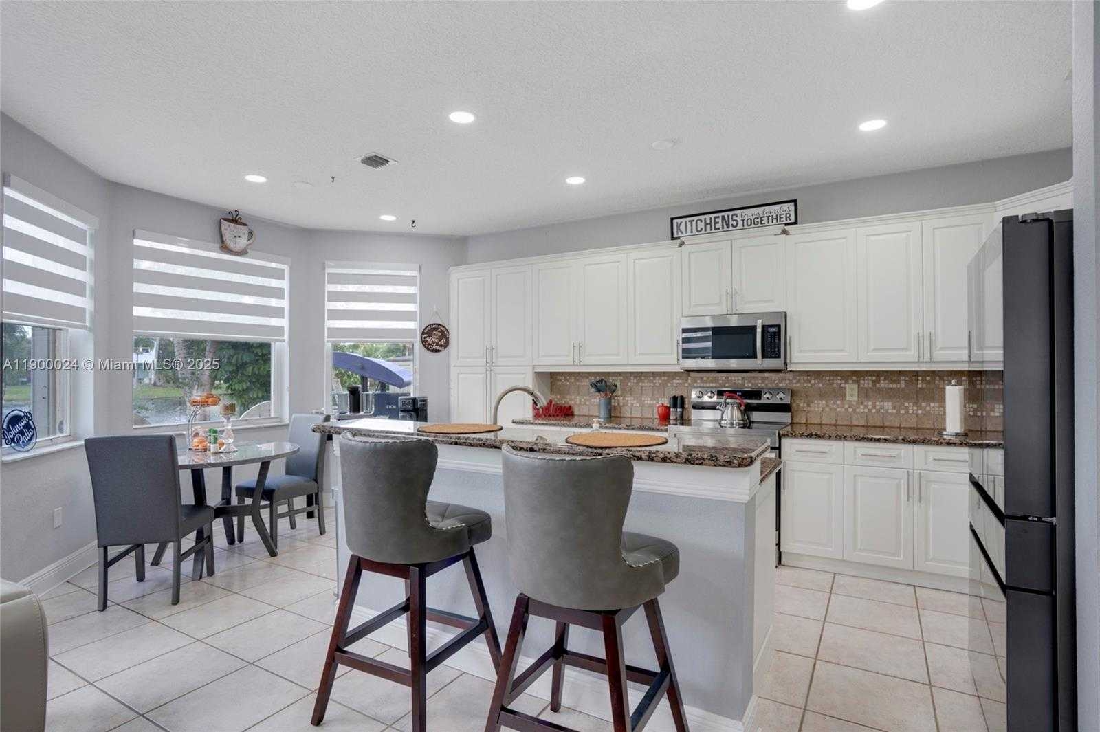 Small Image of 15865 NORTH WEST 7TH ST, Pembroke Pines Number 13