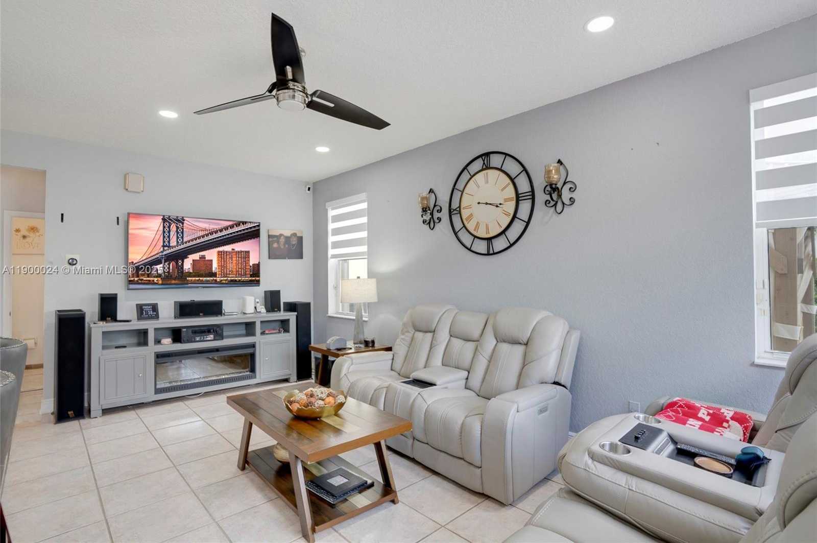 Small Image of 15865 NORTH WEST 7TH ST, Pembroke Pines Number 17