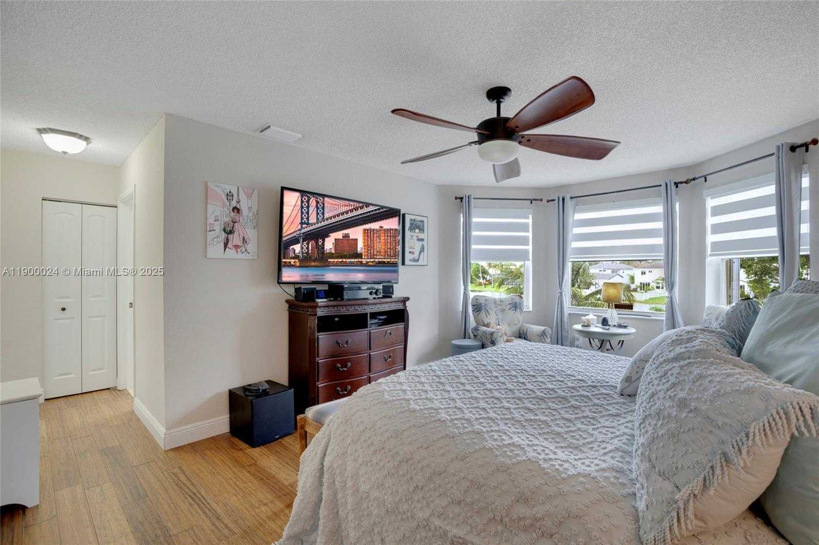 Small Image of 15865 NORTH WEST 7TH ST, Pembroke Pines Number 23