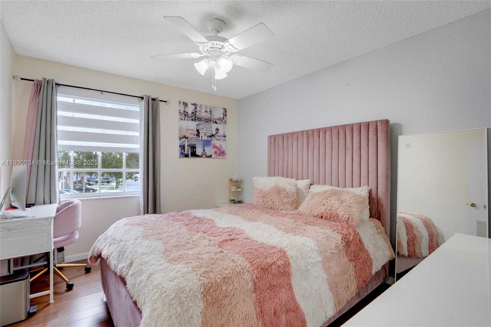 Small Image of 15865 NORTH WEST 7TH ST, Pembroke Pines Number 27
