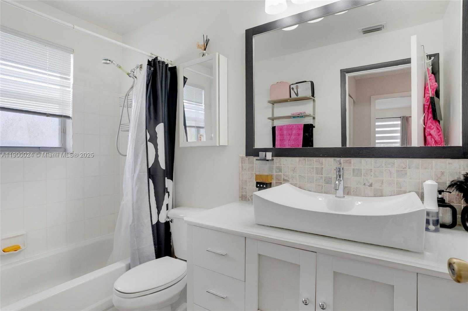 Small Image of 15865 NORTH WEST 7TH ST, Pembroke Pines Number 28