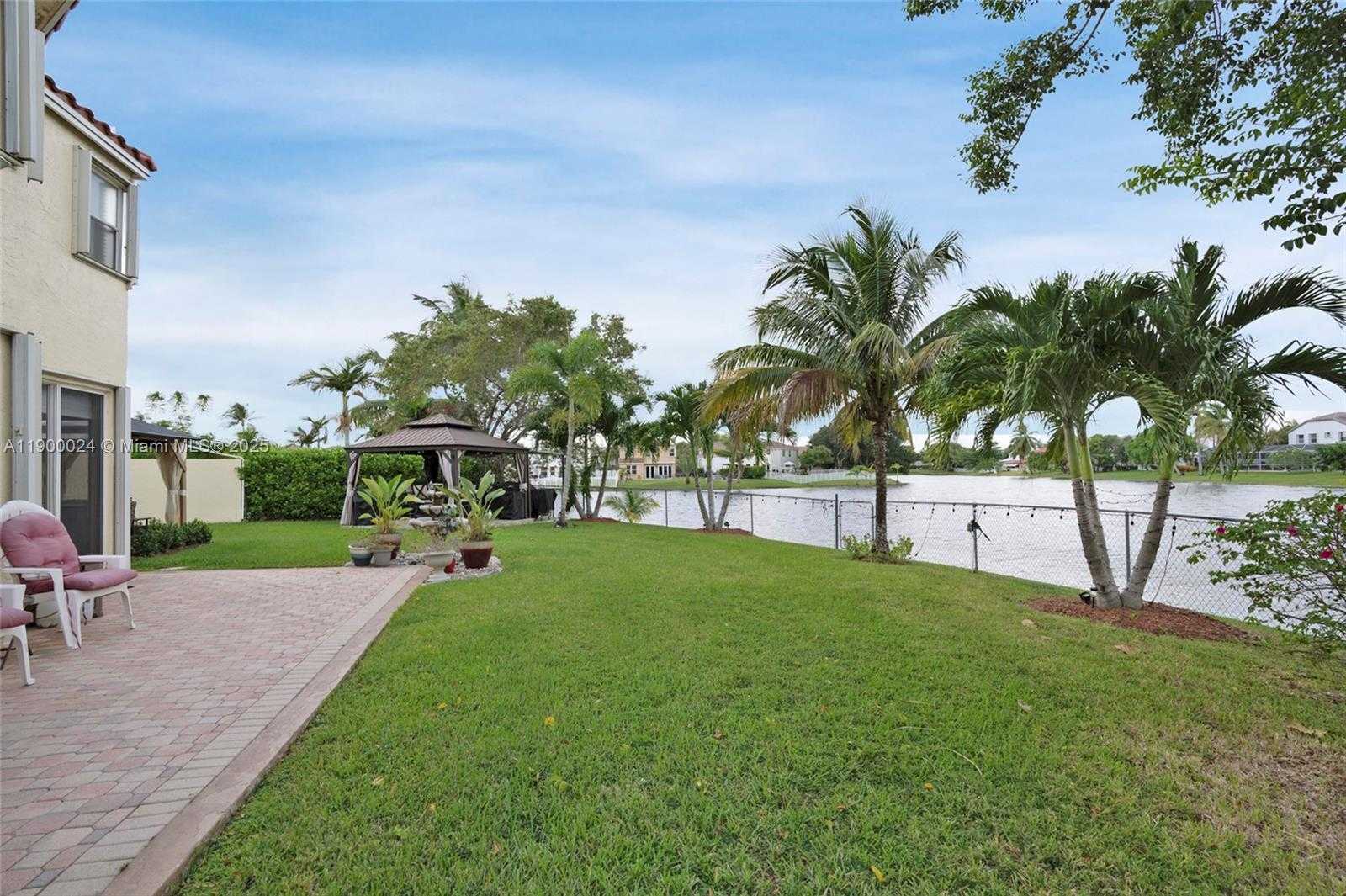 Small Image of 15865 NORTH WEST 7TH ST, Pembroke Pines Number 32