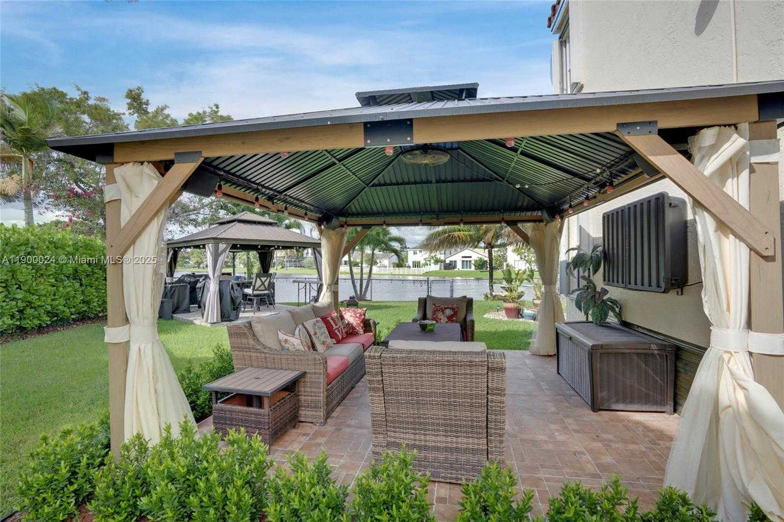 Small Image of 15865 NORTH WEST 7TH ST, Pembroke Pines Number 35