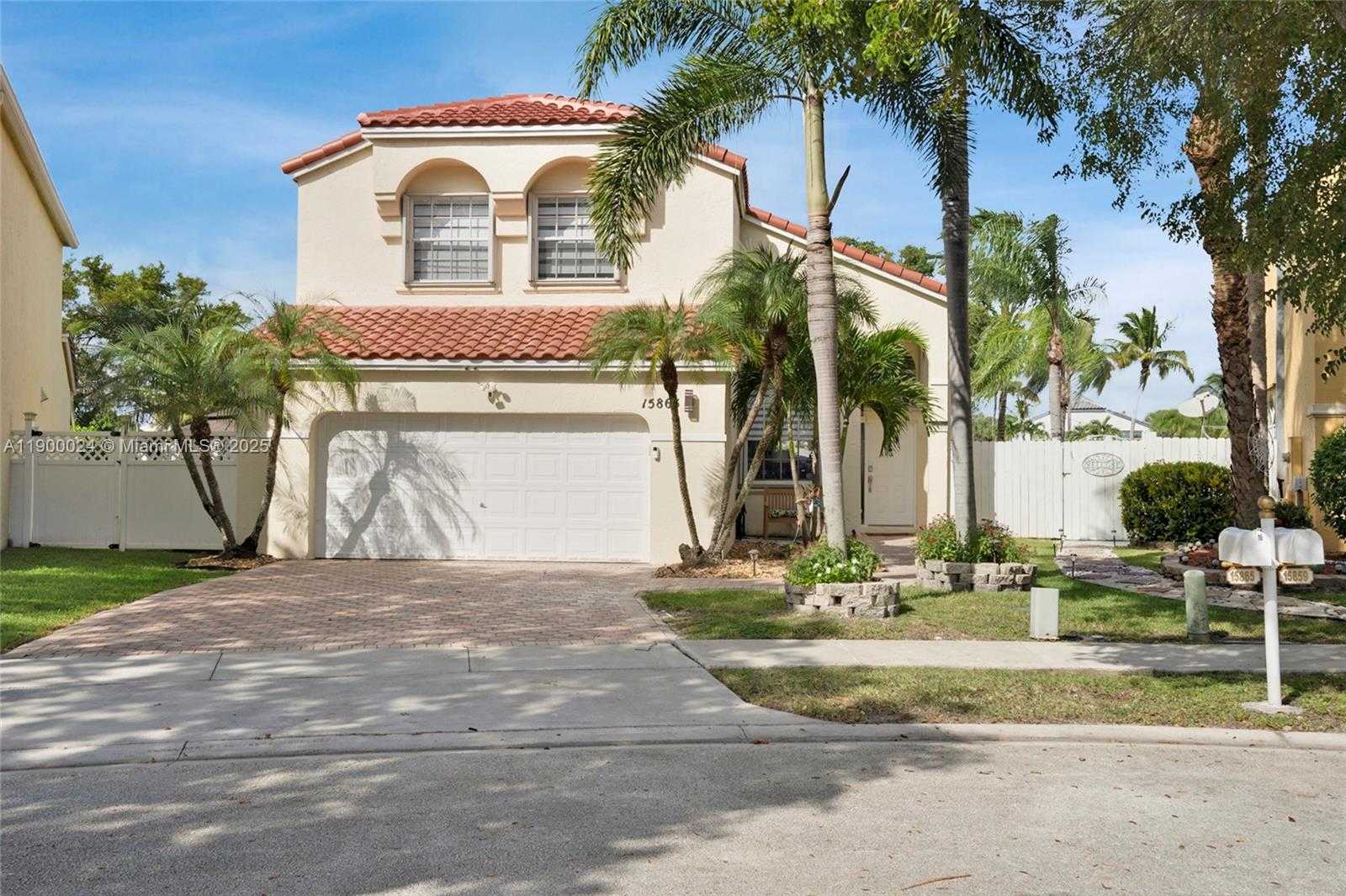 Small Image of 15865 NORTH WEST 7TH ST, Pembroke Pines Number 4