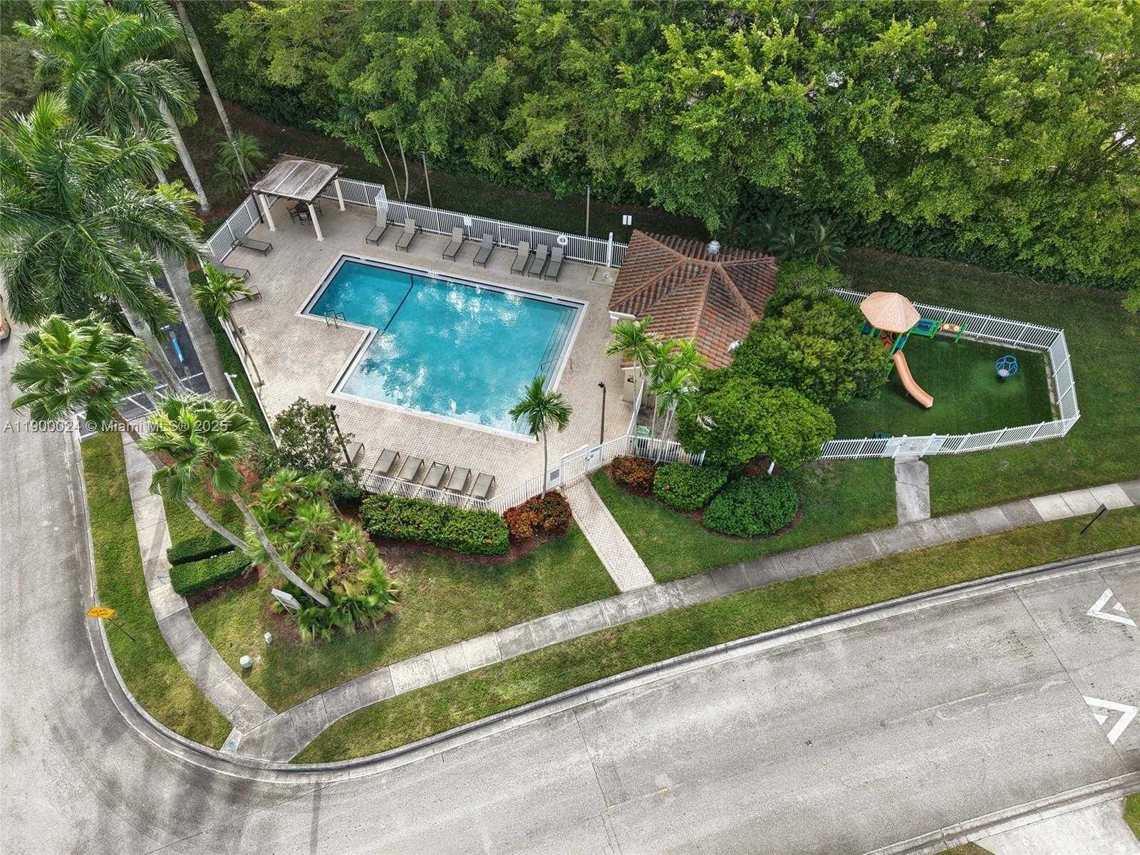 Small Image of 15865 NORTH WEST 7TH ST, Pembroke Pines Number 44