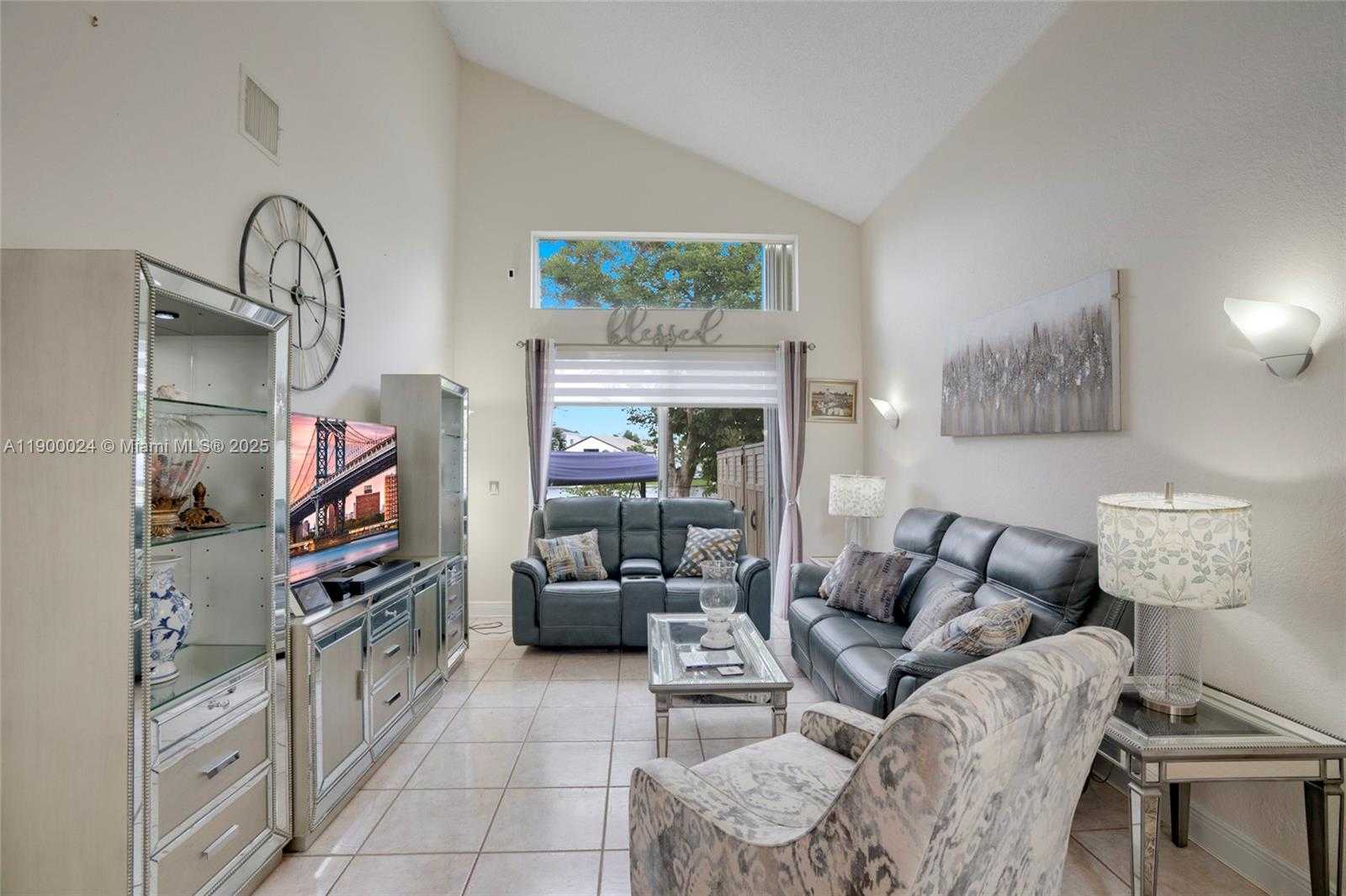 Small Image of 15865 NORTH WEST 7TH ST, Pembroke Pines Number 9