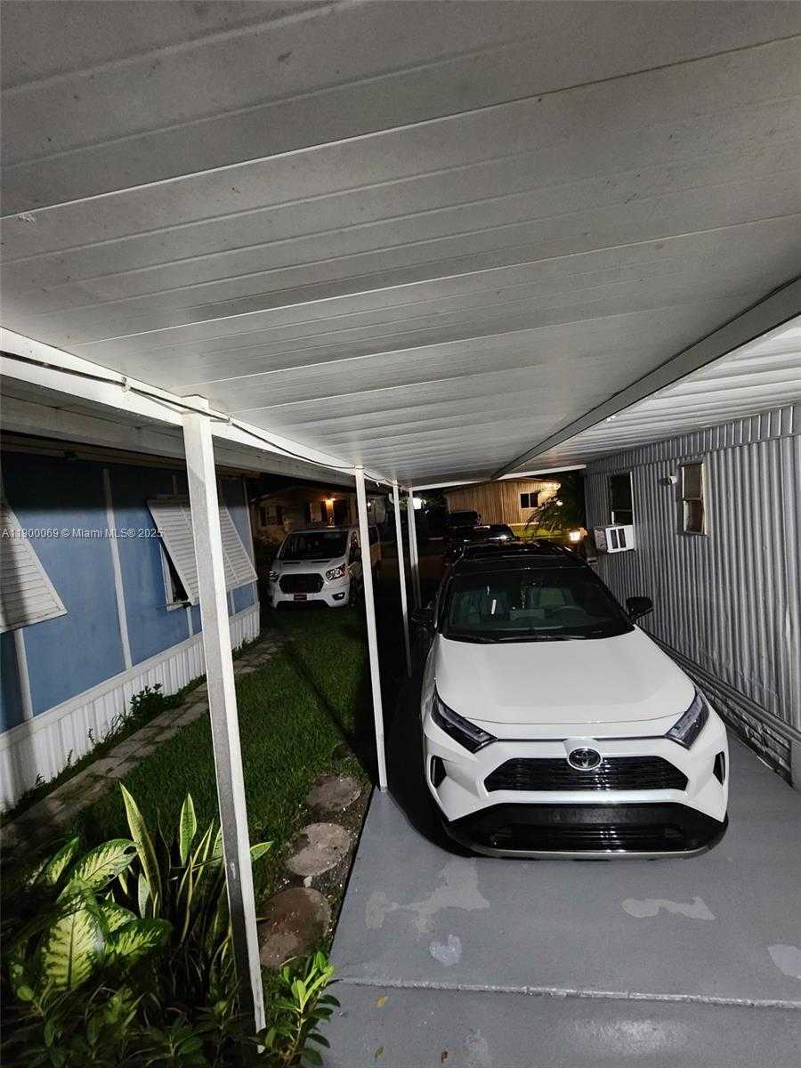 Small Image of 21640 NORTH WEST 3RD ST, Pembroke Pines Number 25