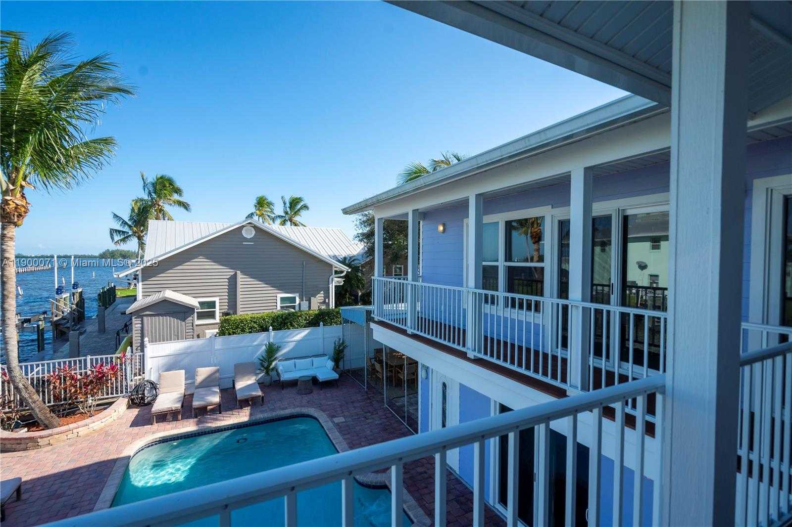 Small Image of 474 PENINSULA DR, Fort Pierce Number 3