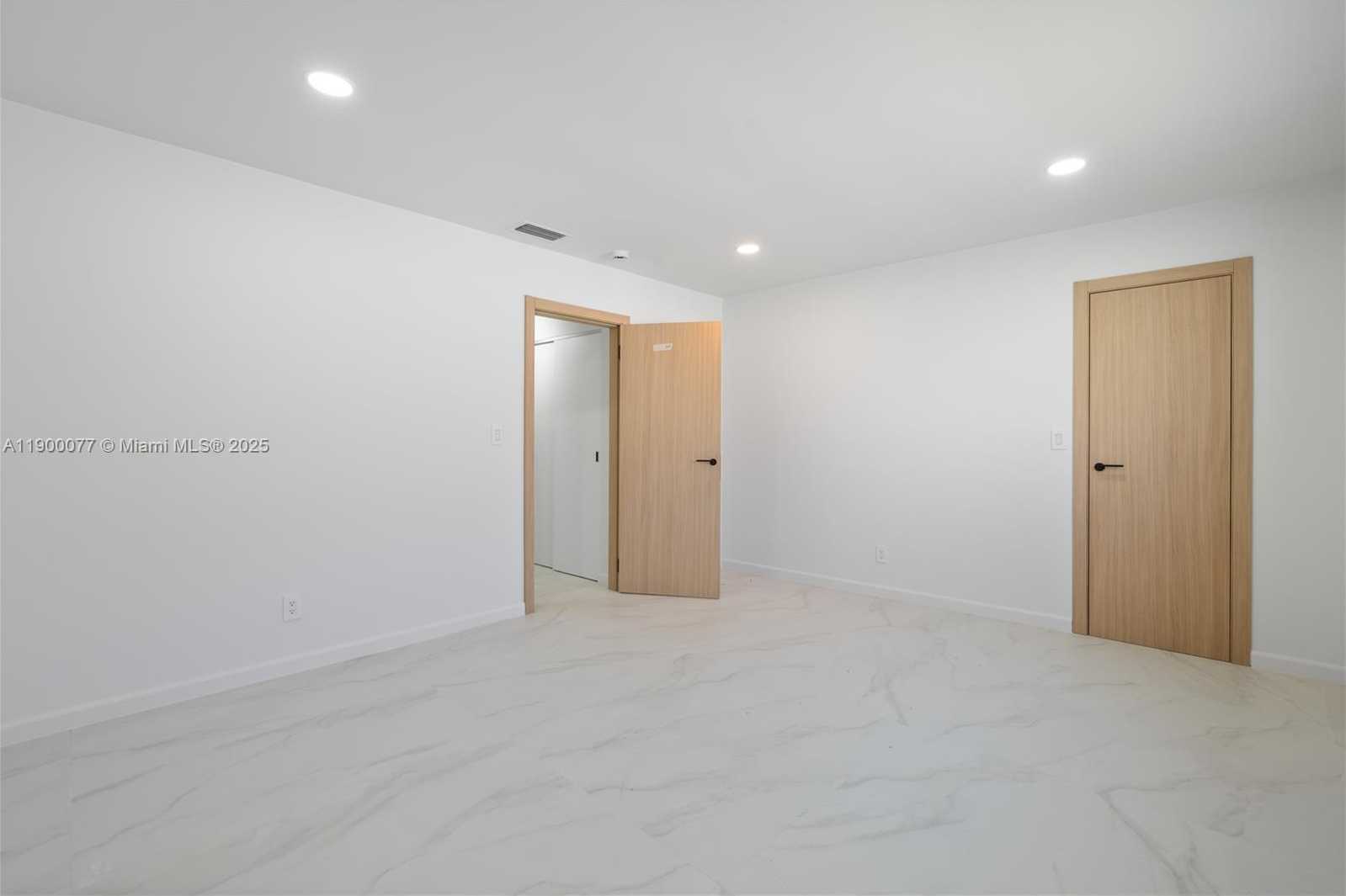 Small Image of 2415 NORTH EAST 35TH DR, Fort Lauderdale Number 16