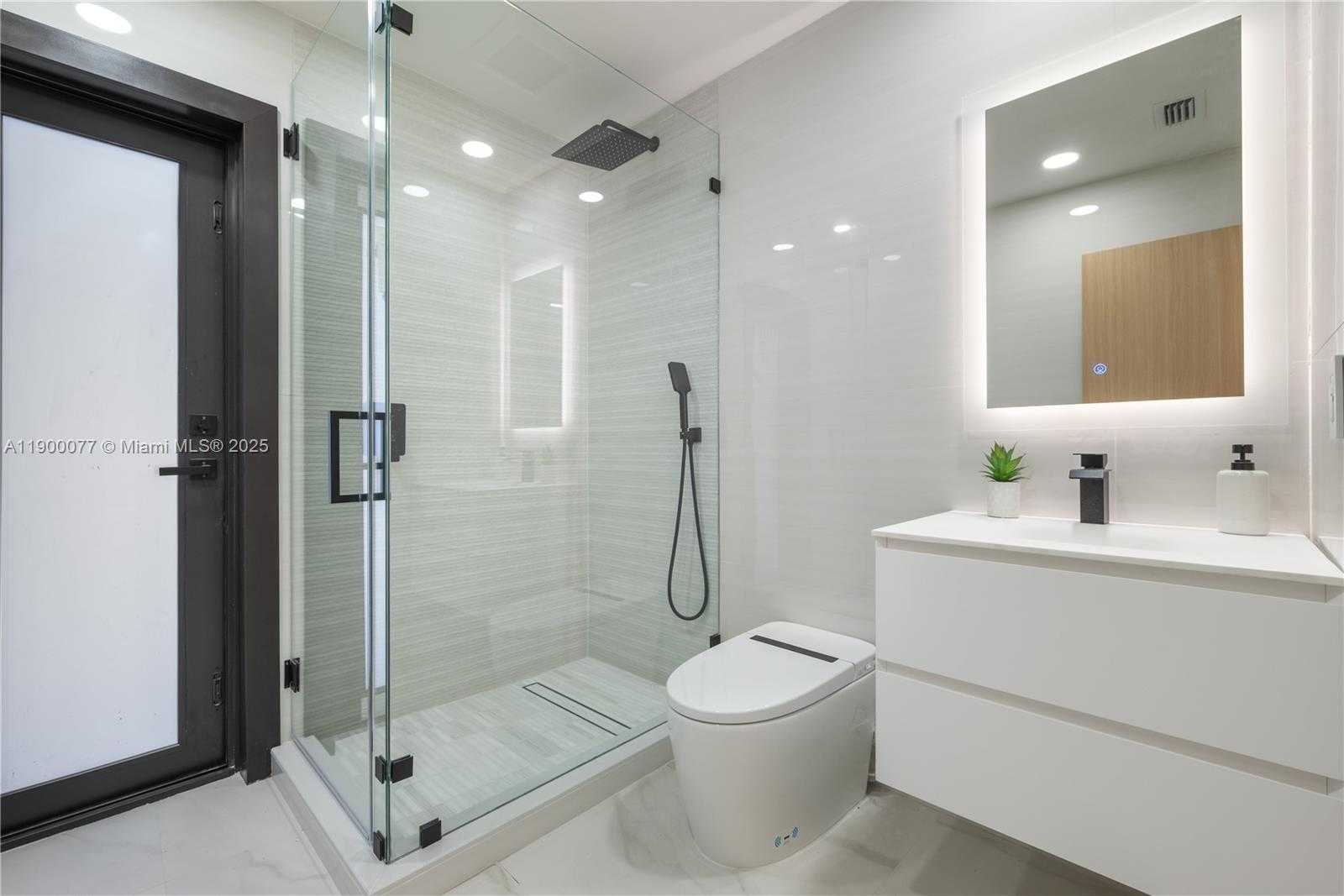 Small Image of 2415 NORTH EAST 35TH DR, Fort Lauderdale Number 17