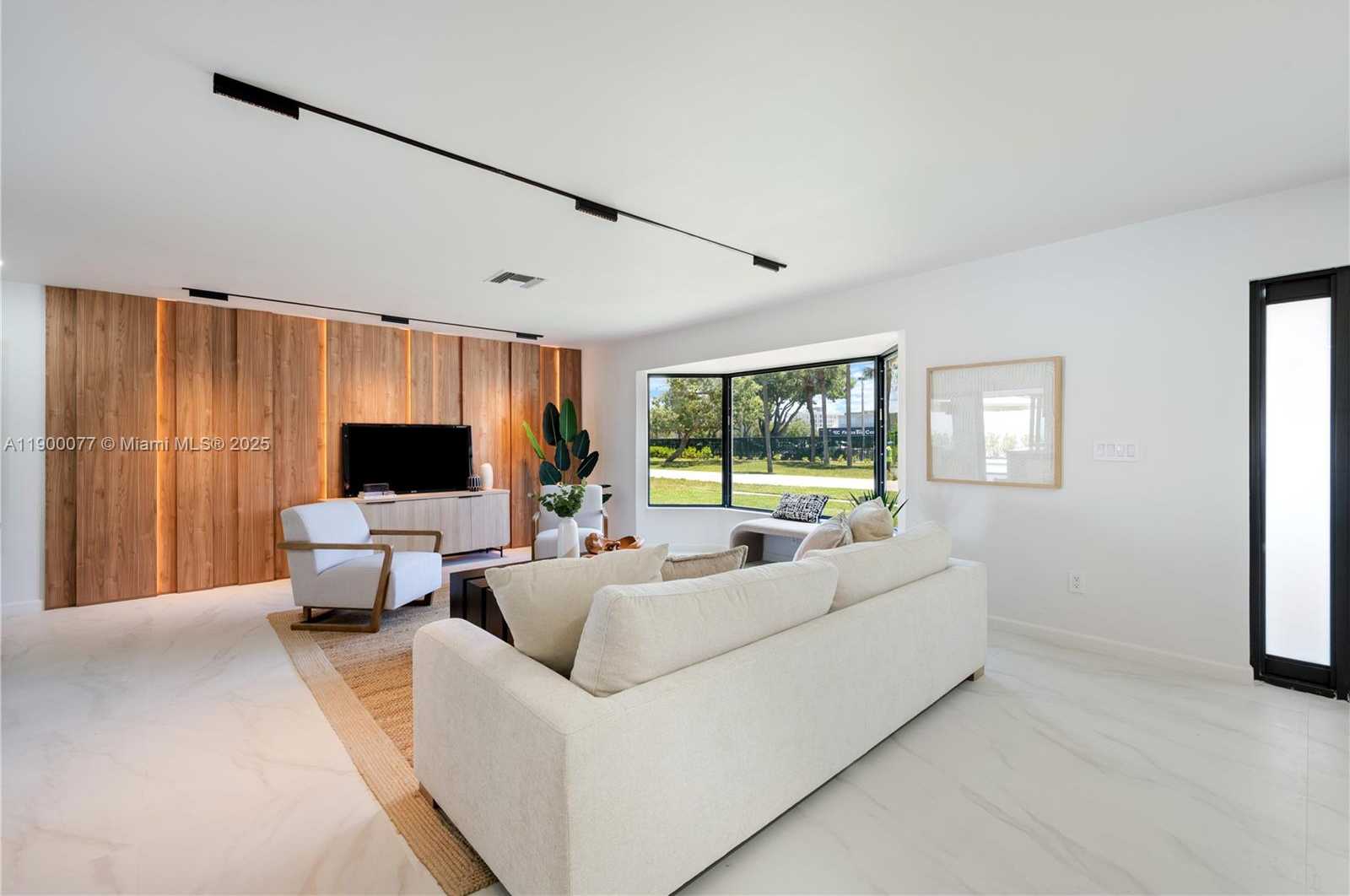 Small Image of 2415 NORTH EAST 35TH DR, Fort Lauderdale Number 3