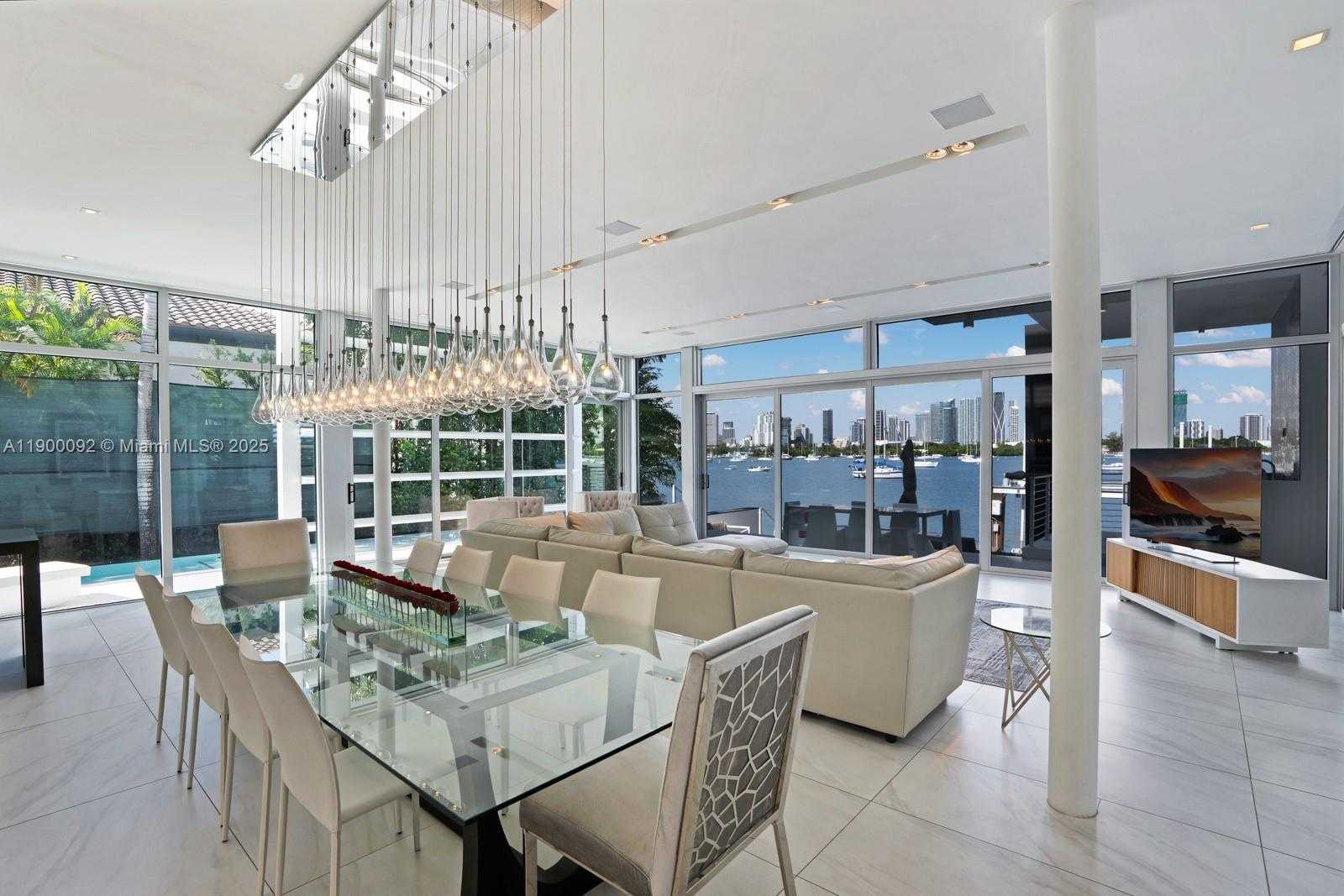 Small Image of 440 SOUTH HIBISCUS DR, Miami Beach Number 23