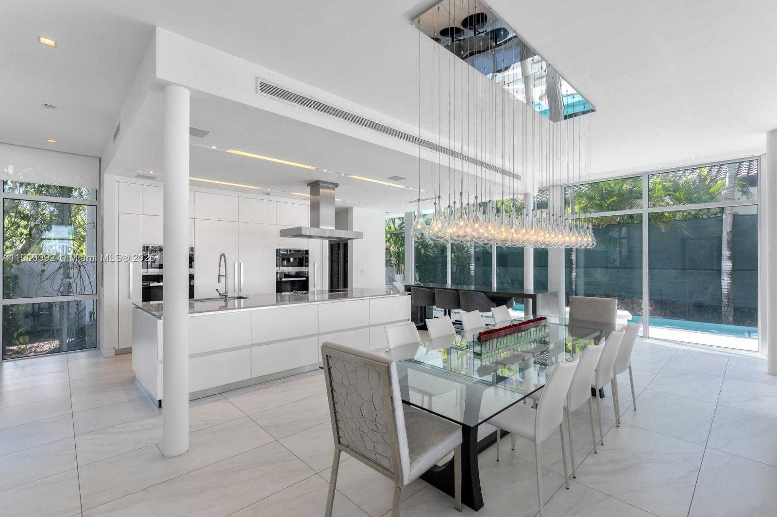 Small Image of 440 SOUTH HIBISCUS DR, Miami Beach Number 27