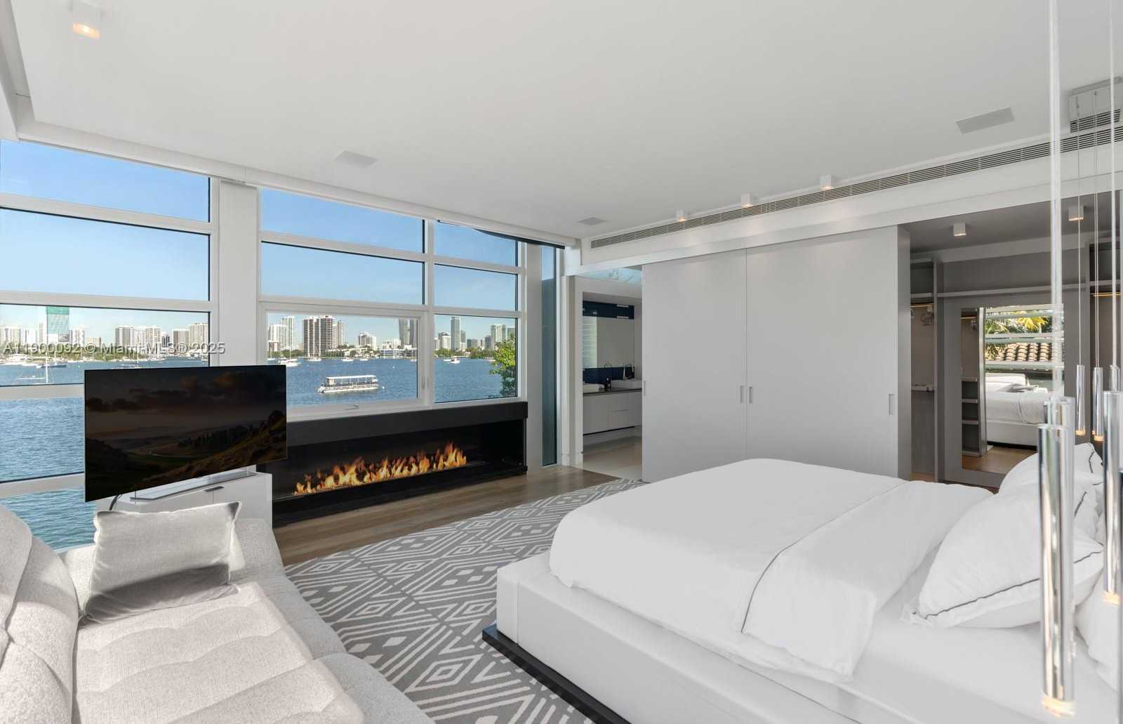 Small Image of 440 SOUTH HIBISCUS DR, Miami Beach Number 28