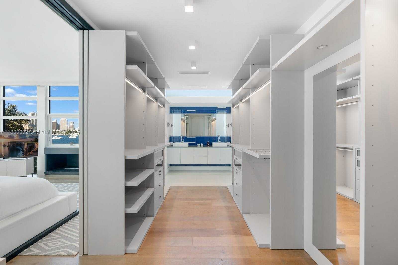Small Image of 440 SOUTH HIBISCUS DR, Miami Beach Number 33
