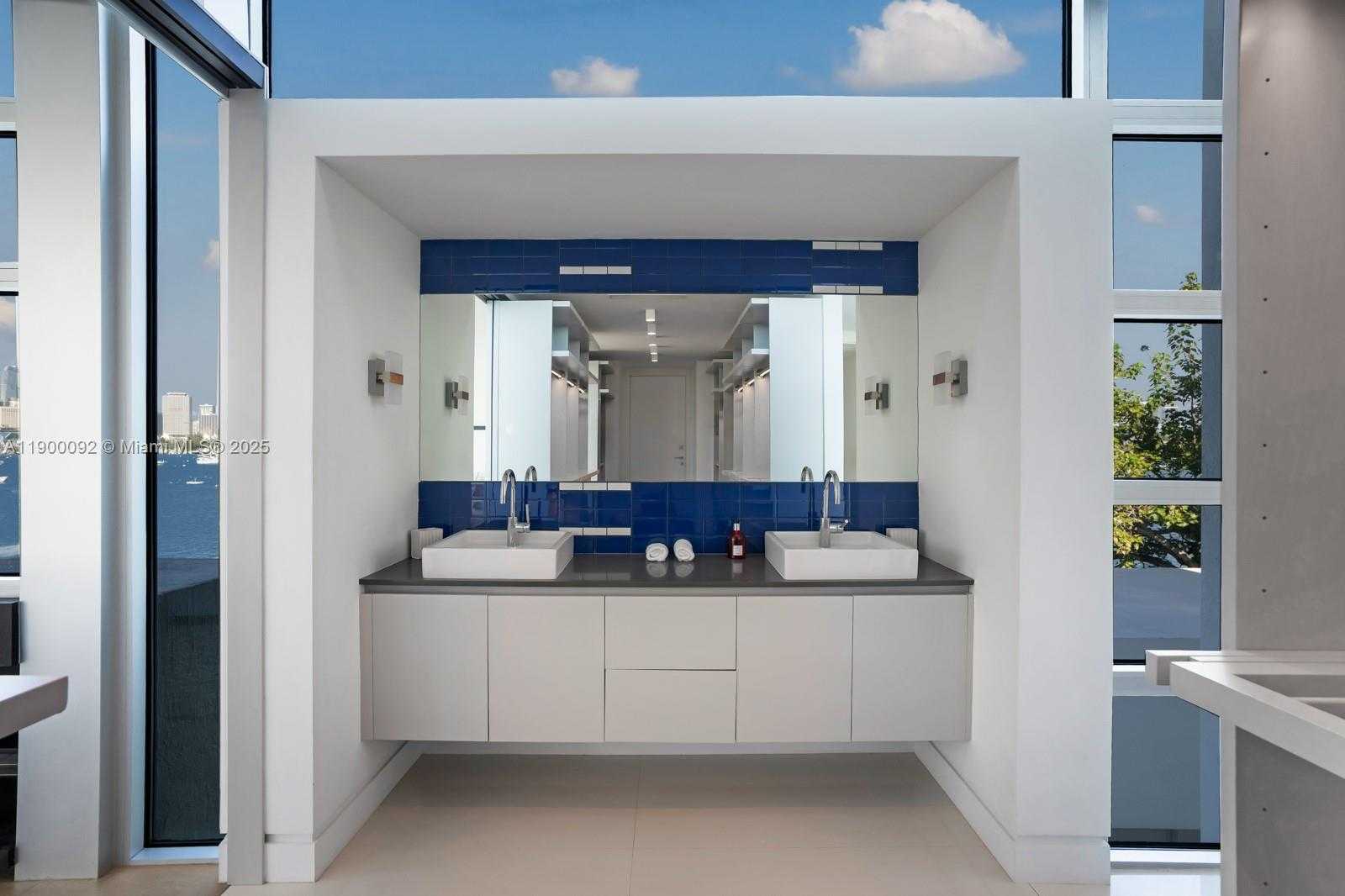 Small Image of 440 SOUTH HIBISCUS DR, Miami Beach Number 36
