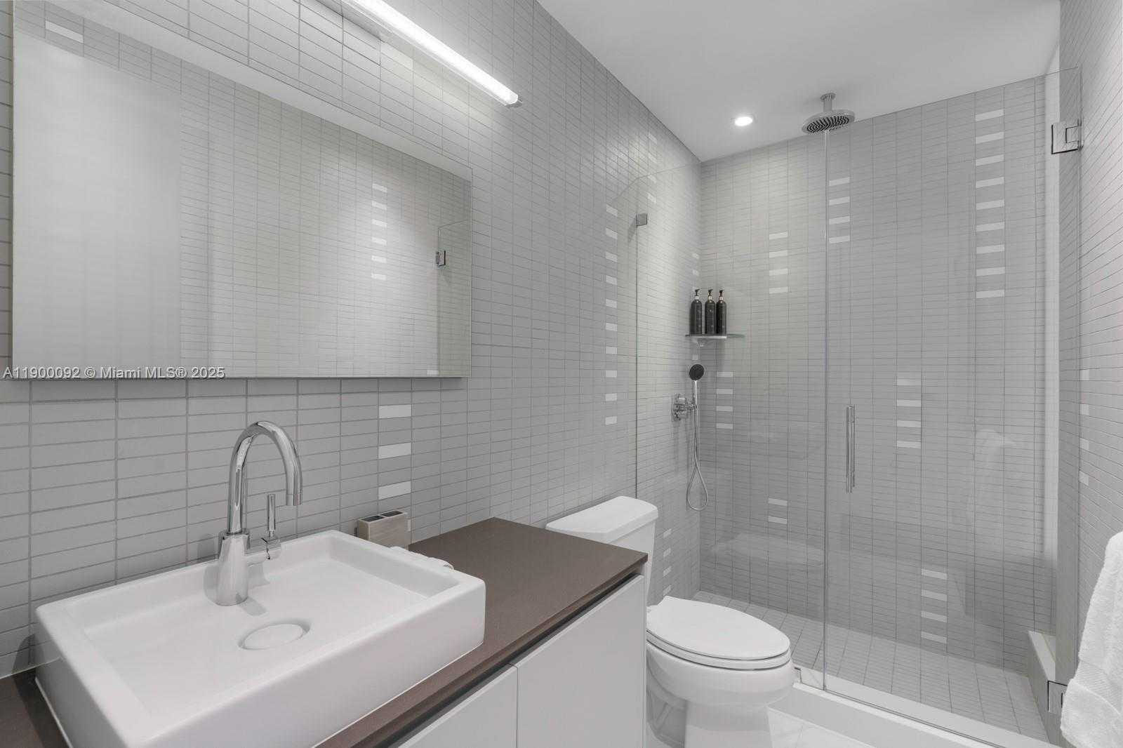 Small Image of 440 SOUTH HIBISCUS DR, Miami Beach Number 46