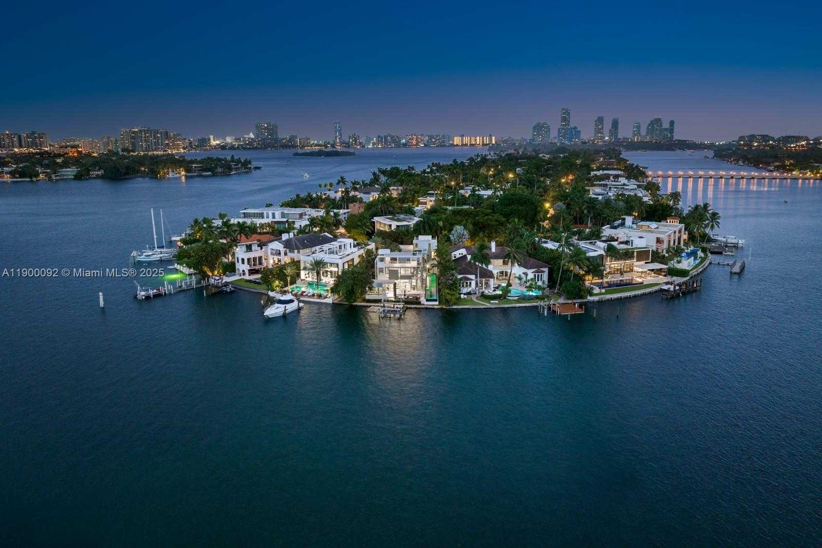 Small Image of 440 SOUTH HIBISCUS DR, Miami Beach Number 5