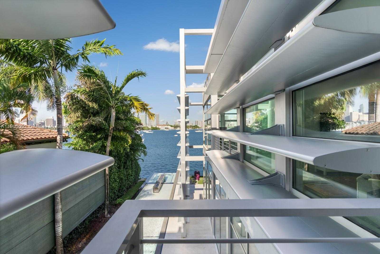 Small Image of 440 SOUTH HIBISCUS DR, Miami Beach Number 51