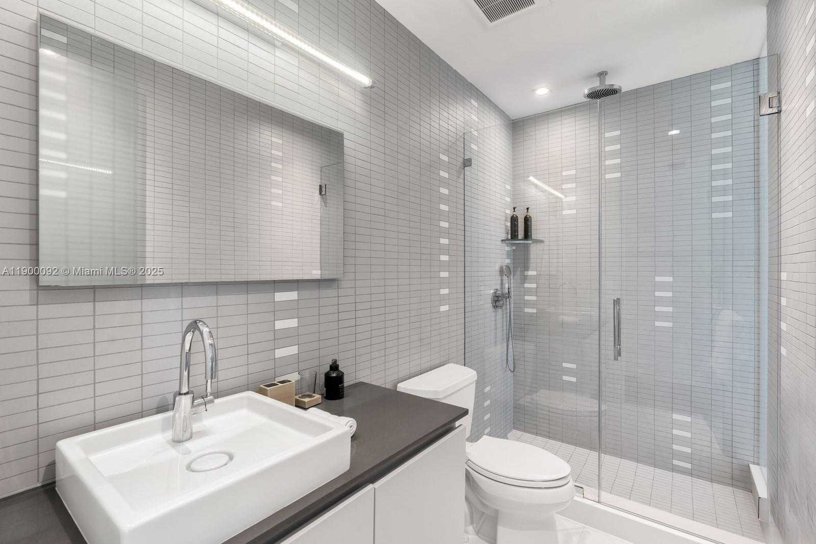 Small Image of 440 SOUTH HIBISCUS DR, Miami Beach Number 53