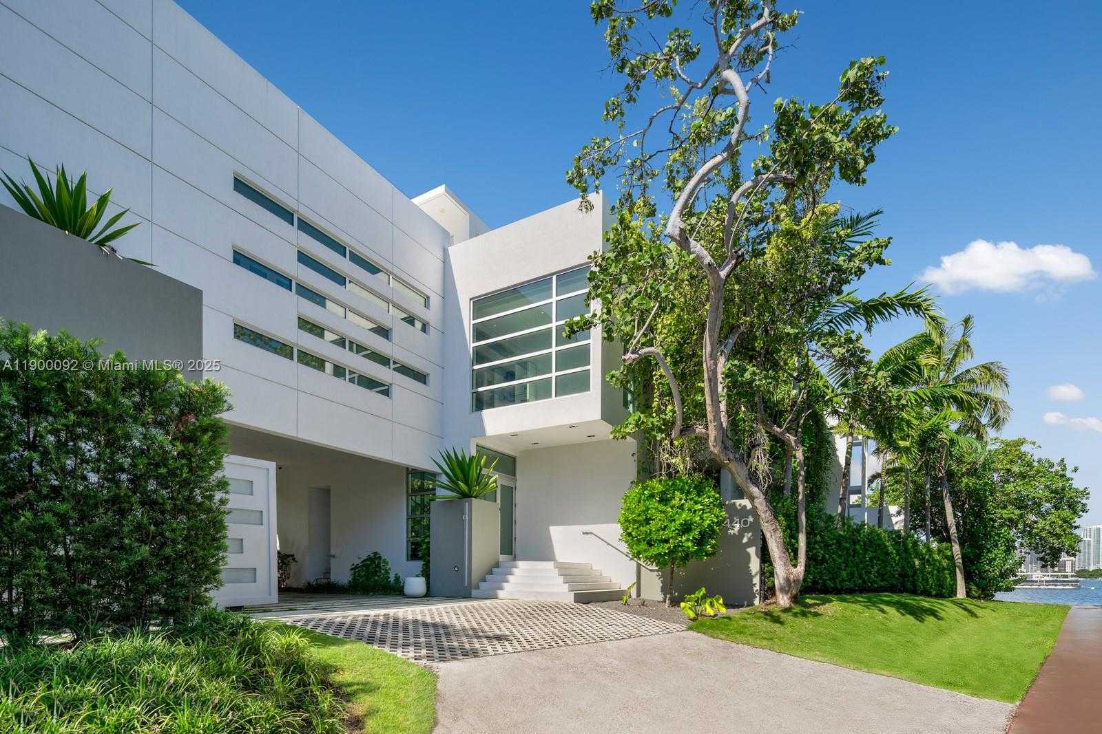 Small Image of 440 SOUTH HIBISCUS DR, Miami Beach Number 54