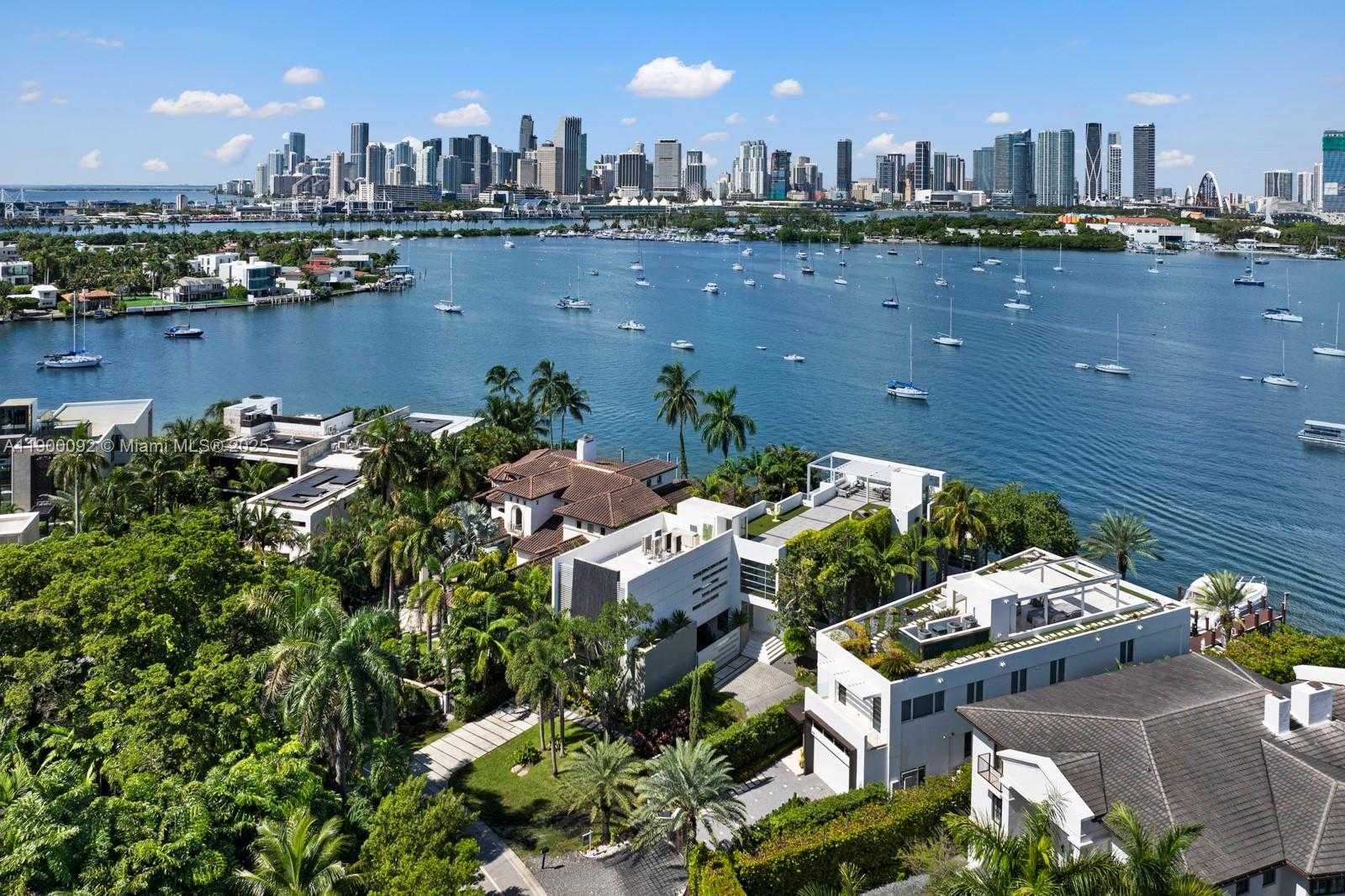 Small Image of 440 SOUTH HIBISCUS DR, Miami Beach Number 6