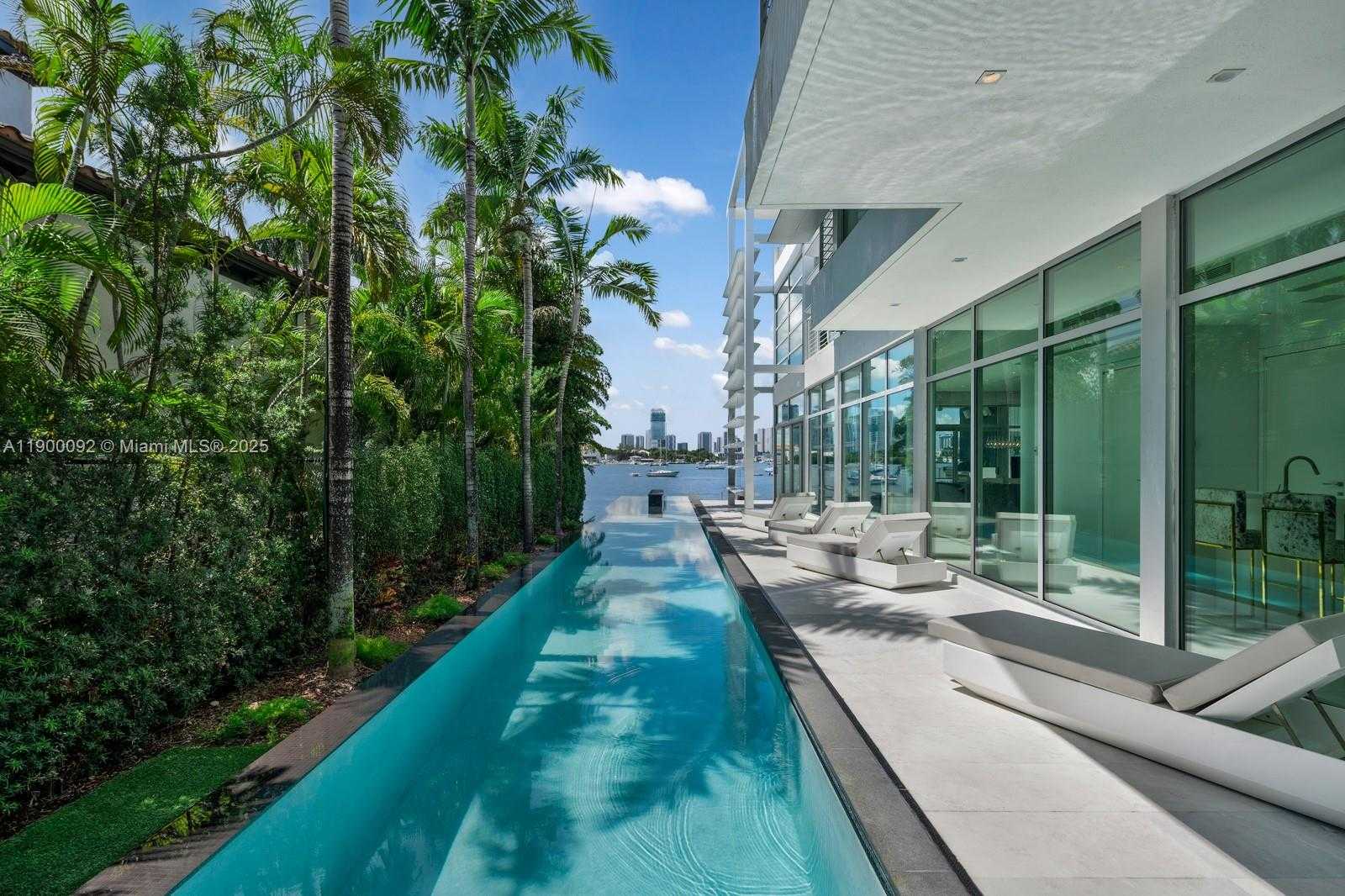 Small Image of 440 SOUTH HIBISCUS DR, Miami Beach Number 68