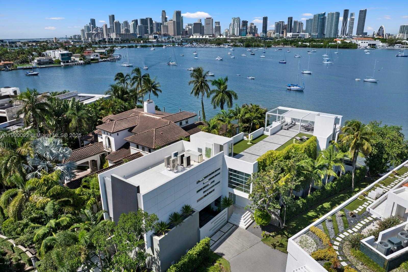 Small Image of 440 SOUTH HIBISCUS DR, Miami Beach Number 7