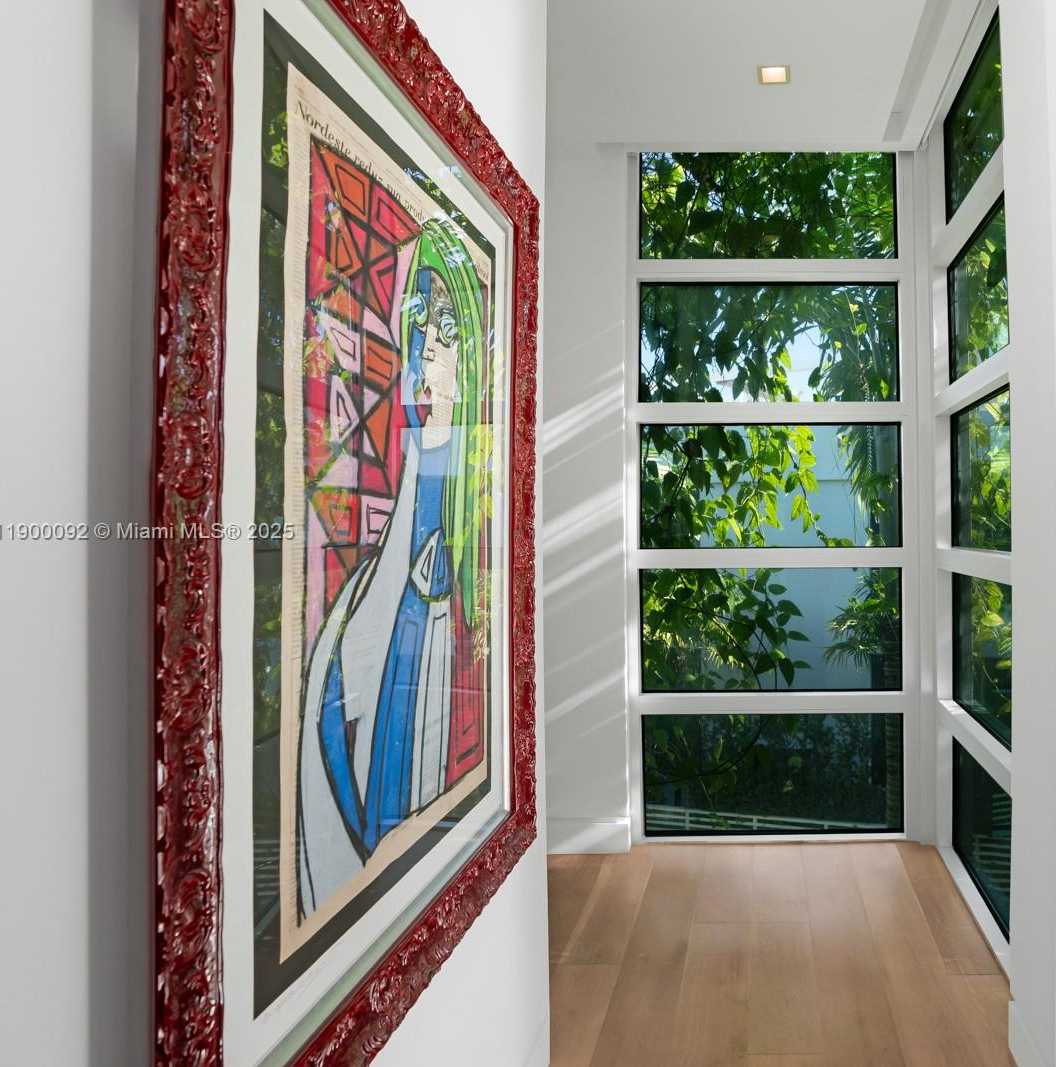 Small Image of 440 SOUTH HIBISCUS DR, Miami Beach Number 78