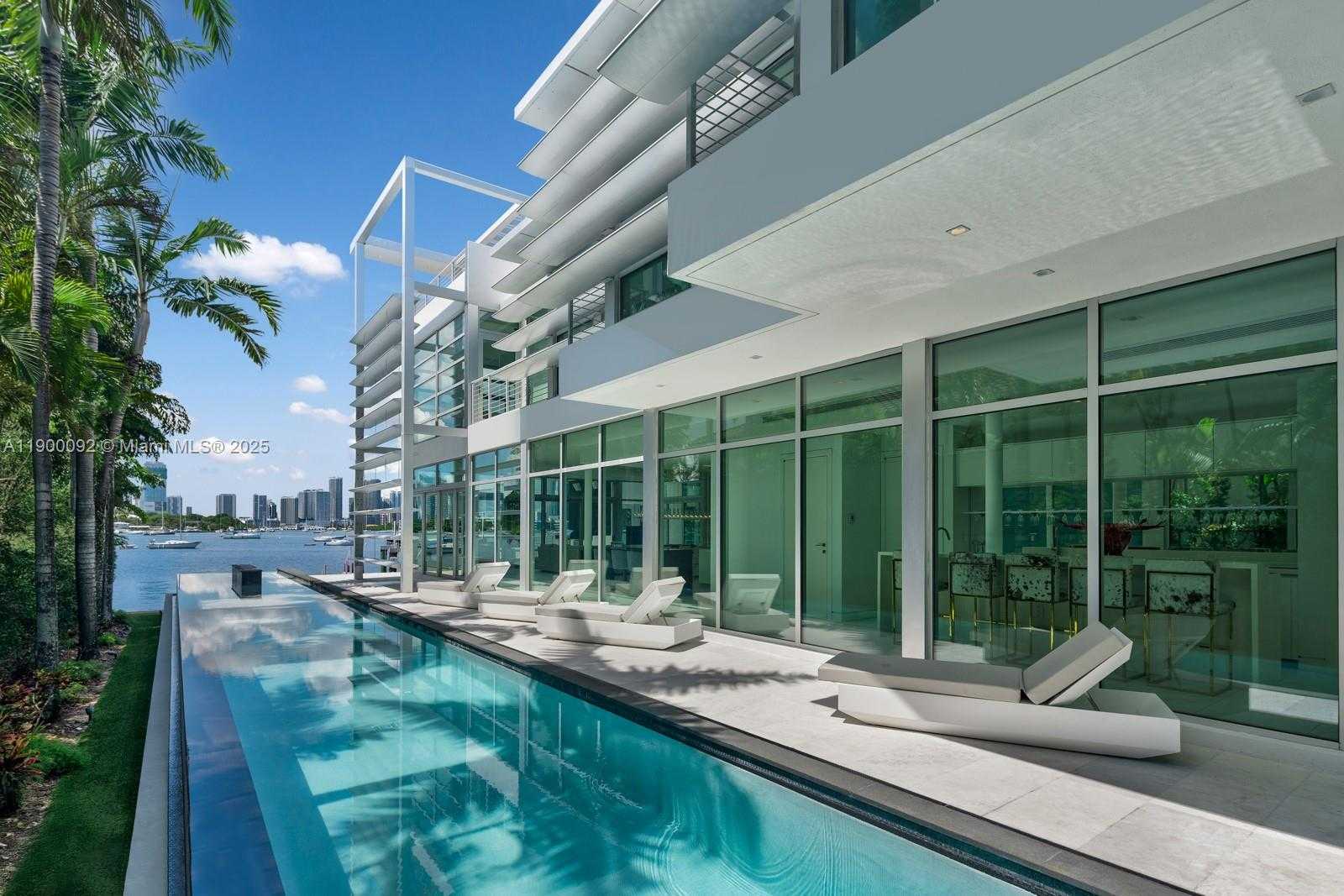 Small Image of 440 SOUTH HIBISCUS DR, Miami Beach Number 86