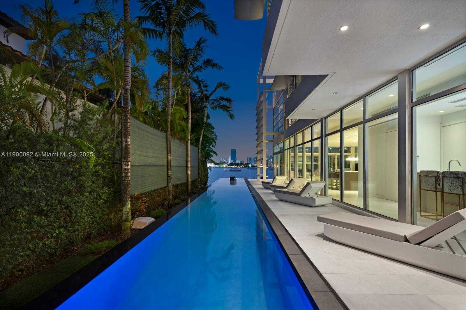 Small Image of 440 SOUTH HIBISCUS DR, Miami Beach Number 9