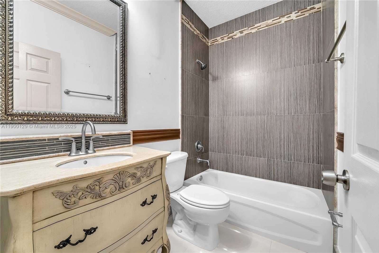 Small Image of 441 SOUTH EAST 31ST AVE, Homestead Number 16