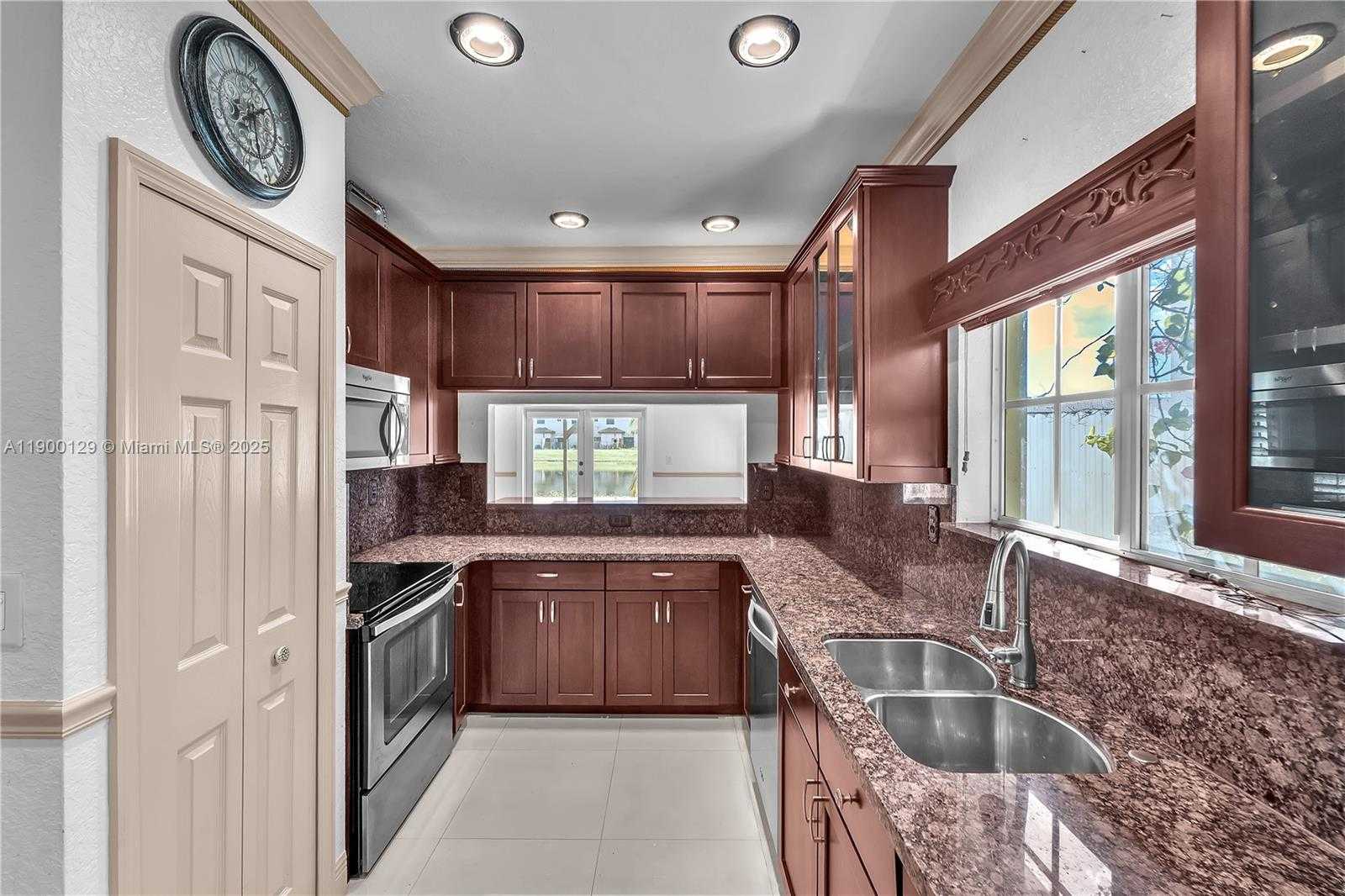 Small Image of 441 SOUTH EAST 31ST AVE, Homestead Number 9
