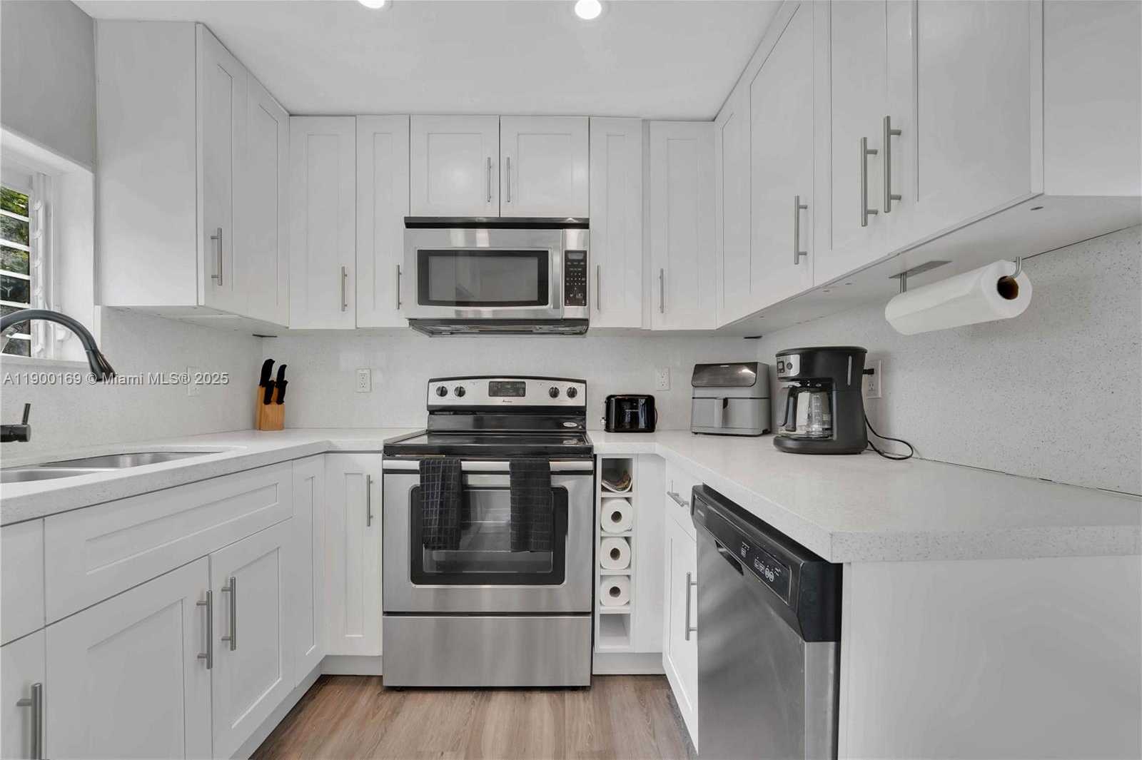 Small Image of 1841 NORTH WEST 26TH AVE, Fort Lauderdale Number 9