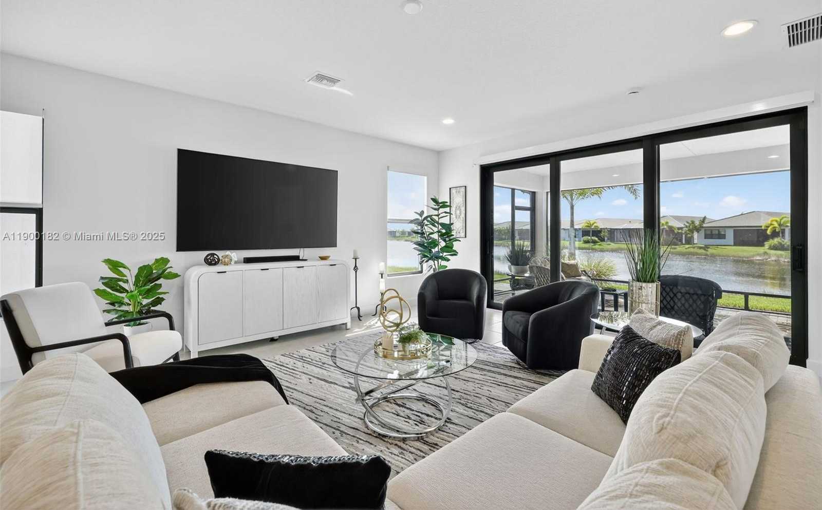 Small Image of 12446 SOUTH WEST ALONGSHORE DR, Port St. Lucie Number 13