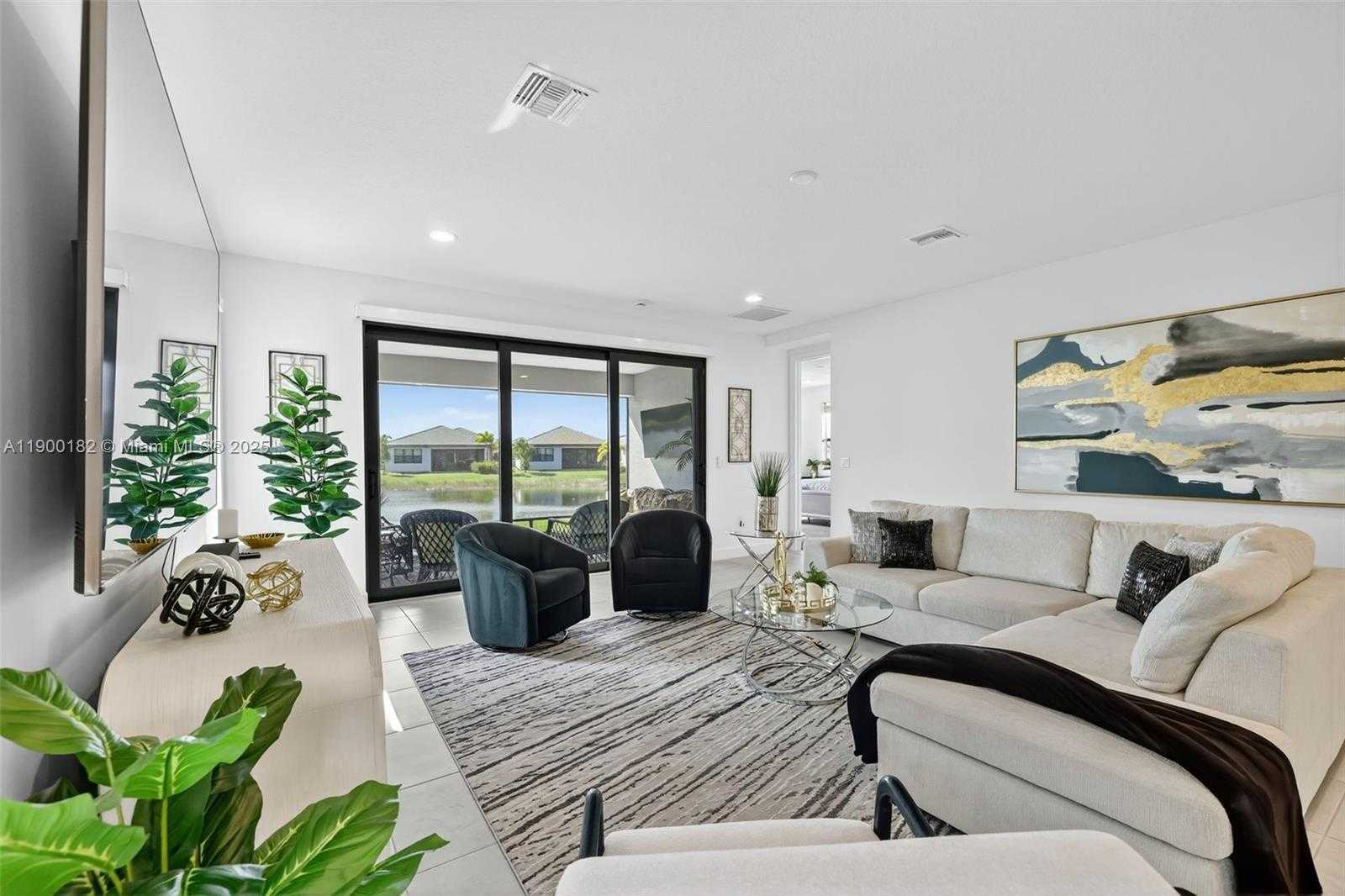 Small Image of 12446 SOUTH WEST ALONGSHORE DR, Port St. Lucie Number 15