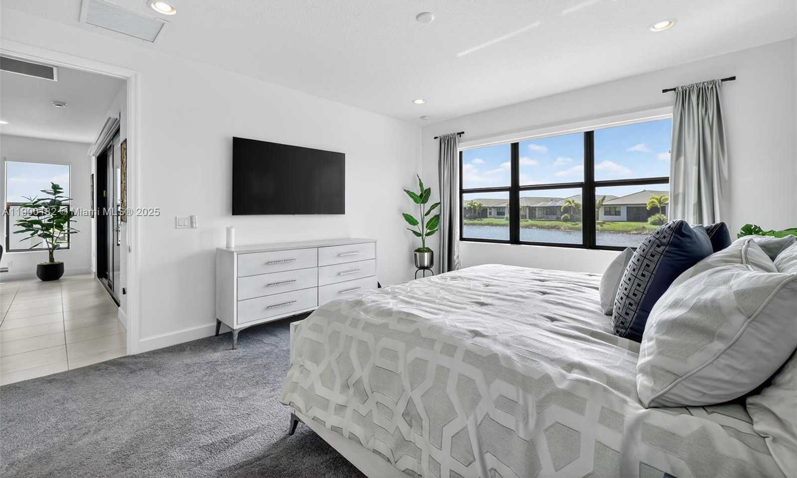 Small Image of 12446 SOUTH WEST ALONGSHORE DR, Port St. Lucie Number 18