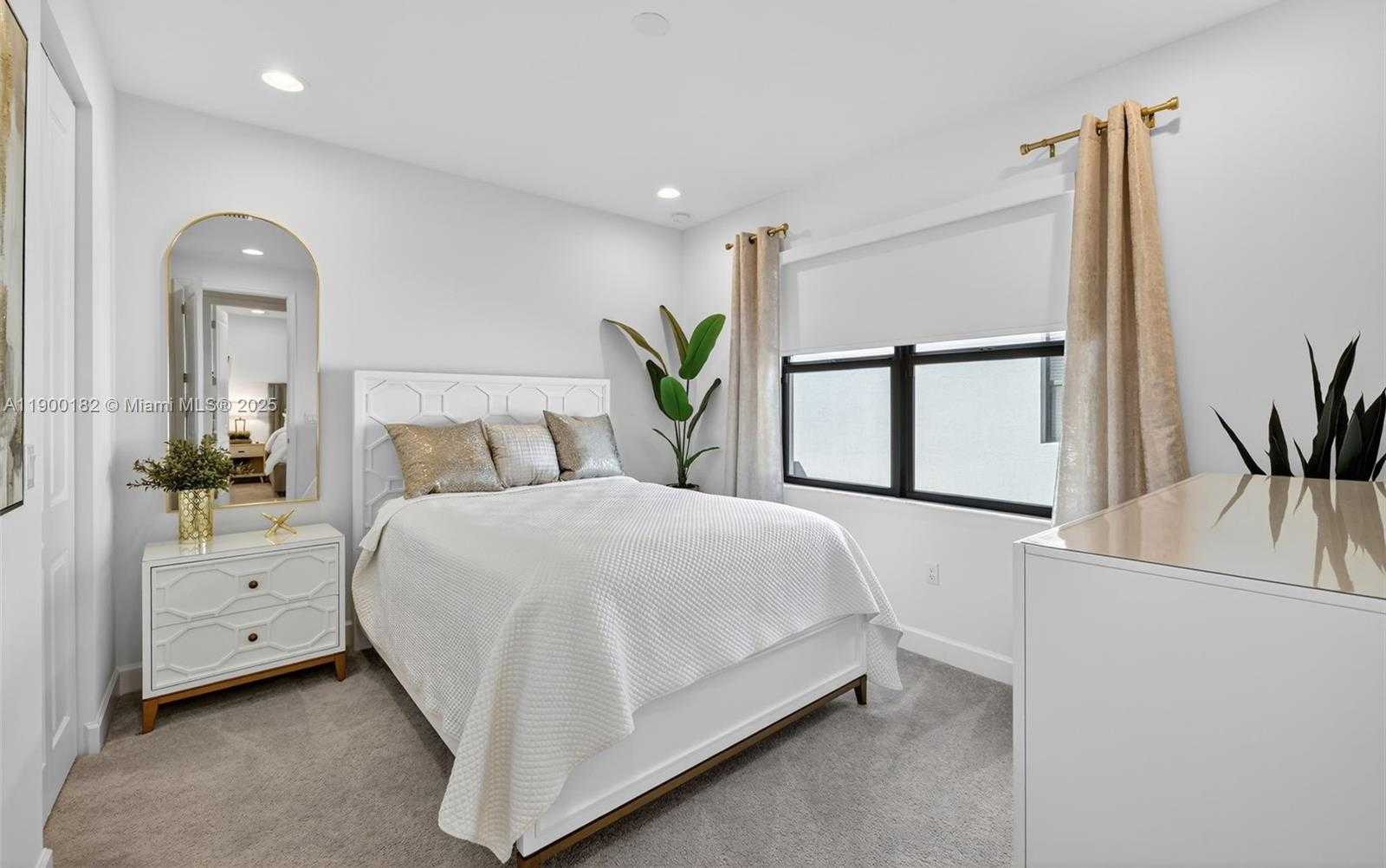 Small Image of 12446 SOUTH WEST ALONGSHORE DR, Port St. Lucie Number 21