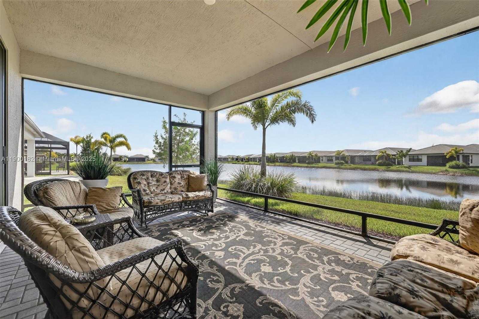 Small Image of 12446 SOUTH WEST ALONGSHORE DR, Port St. Lucie Number 29