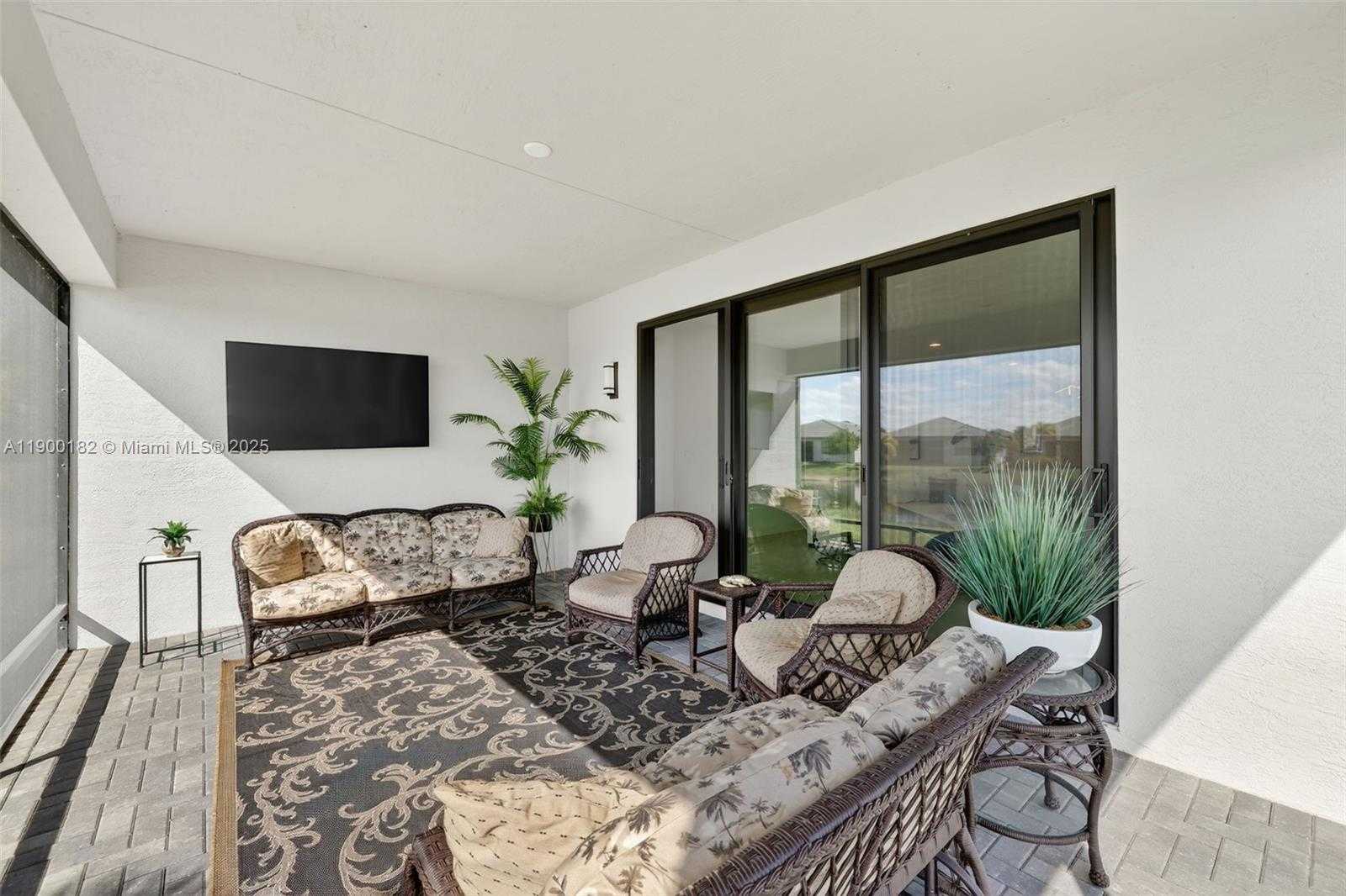 Small Image of 12446 SOUTH WEST ALONGSHORE DR, Port St. Lucie Number 31