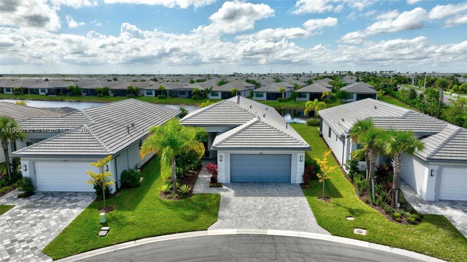 Small Image of 12446 SOUTH WEST ALONGSHORE DR, Port St. Lucie Number 38