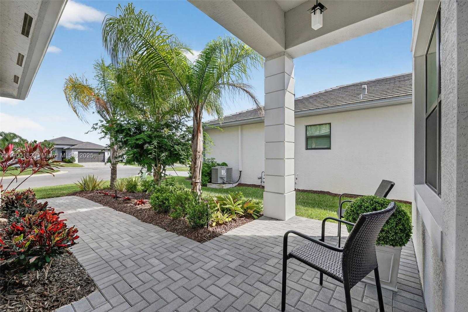 Small Image of 12446 SOUTH WEST ALONGSHORE DR, Port St. Lucie Number 4
