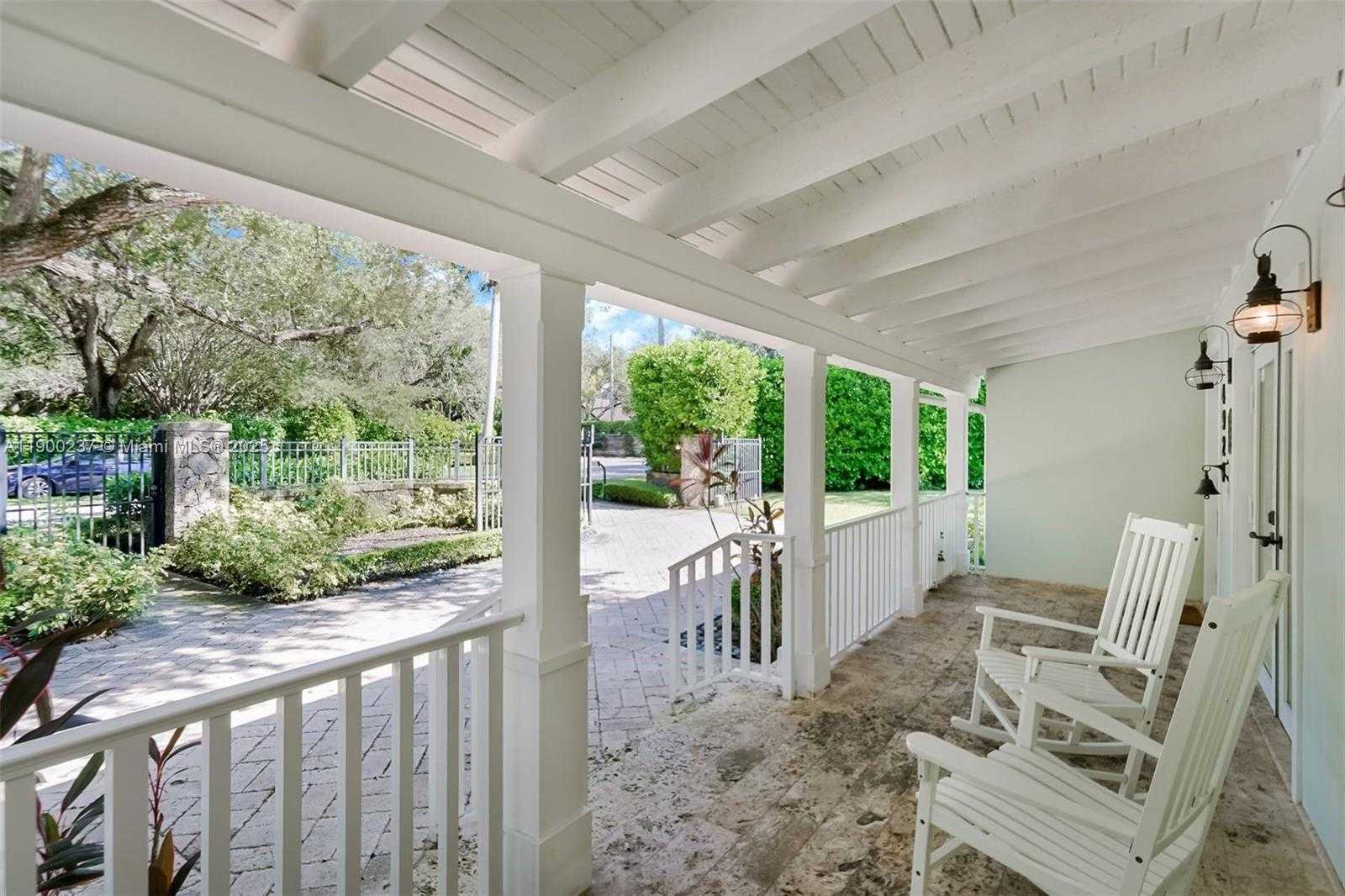 Imagen de Pequeño Objeto