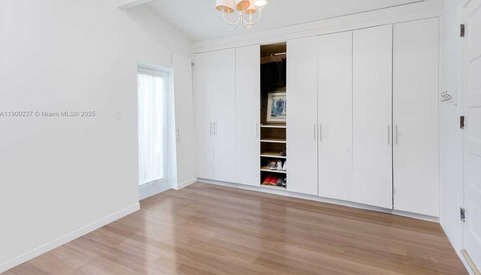 Imagen de Pequeño Objeto