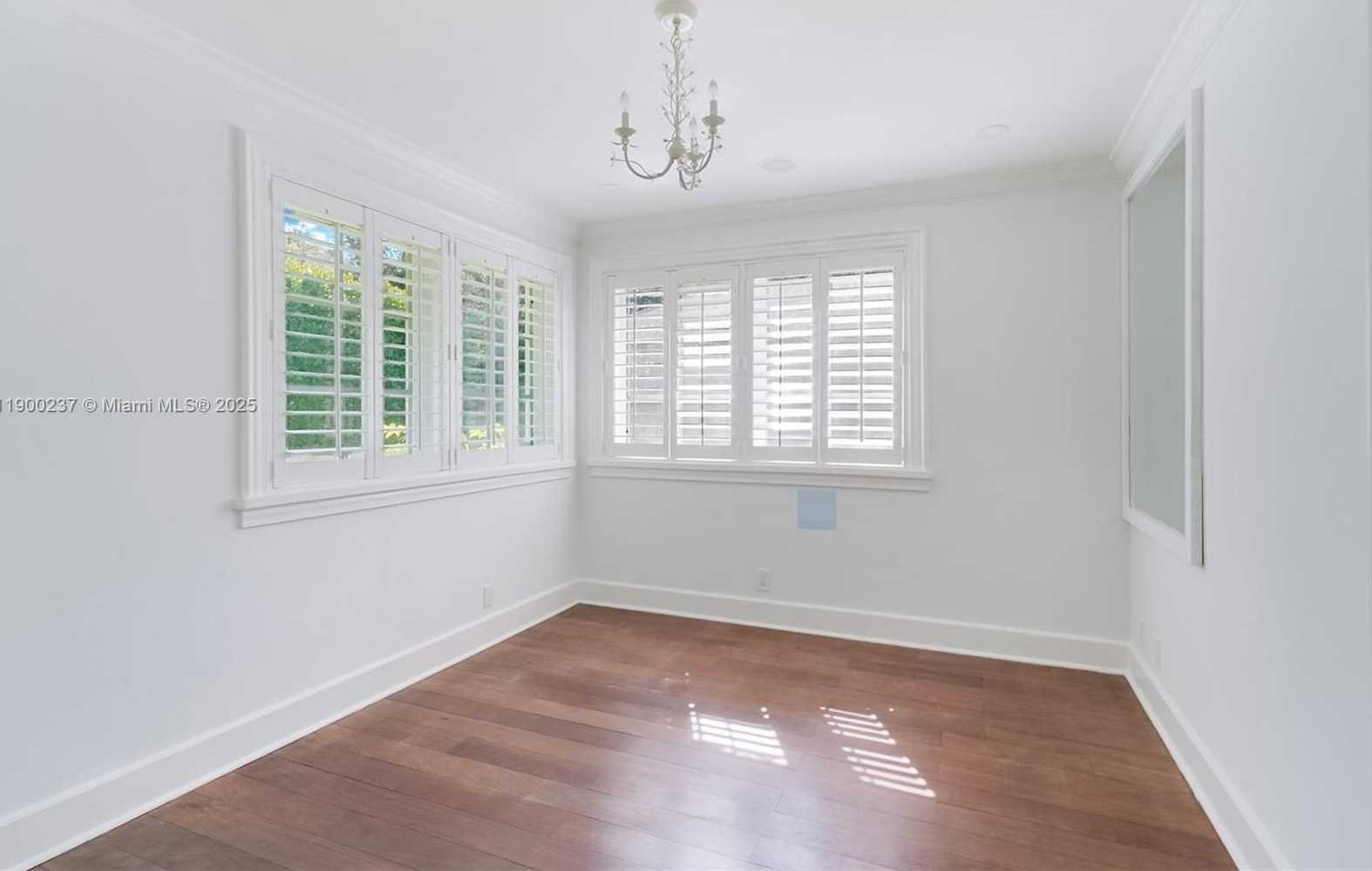 Imagen de Pequeño Objeto