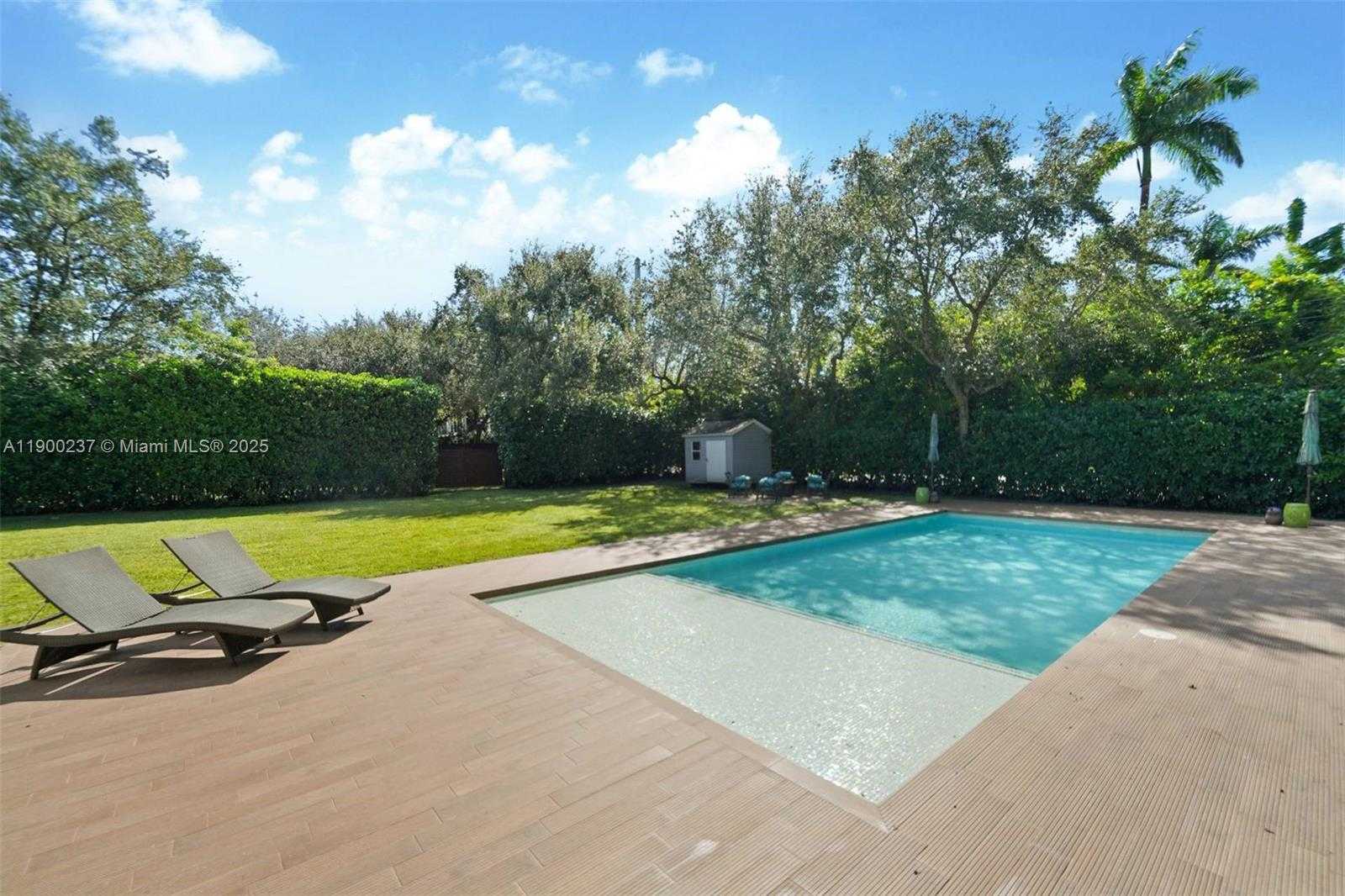 Imagen de Pequeño Objeto