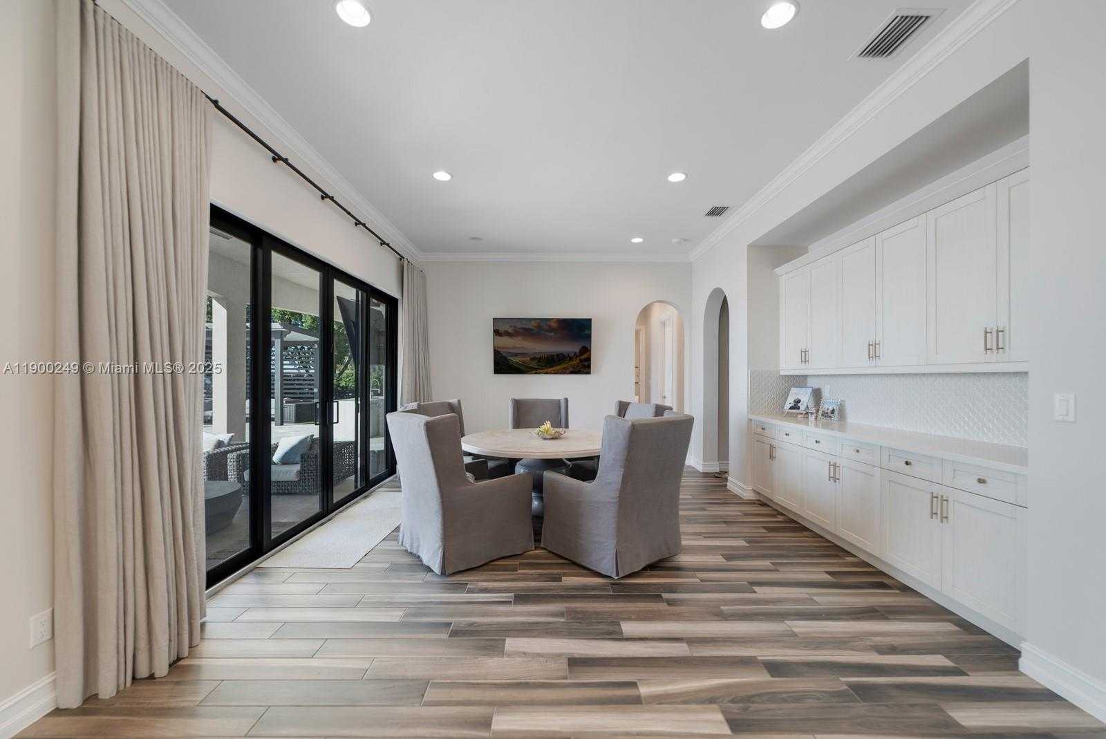 Small Image of 8445 EAST WATERCREST CIR E, Parkland Number 13