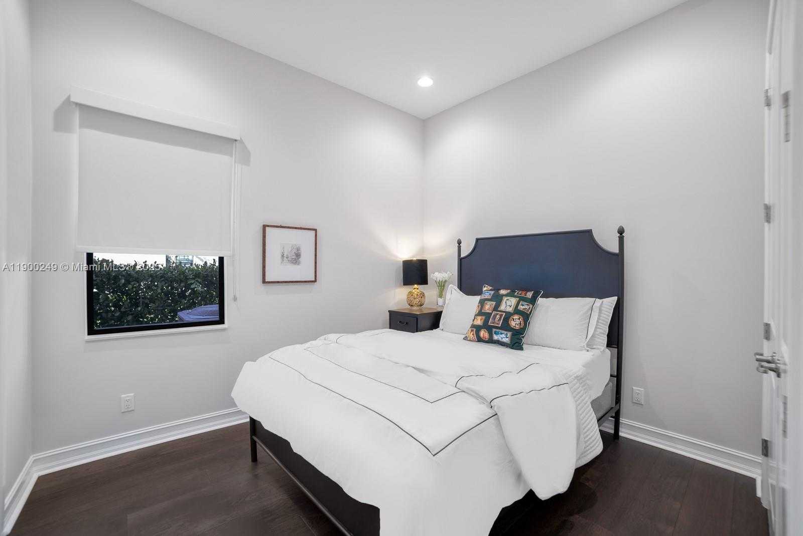 Small Image of 8445 EAST WATERCREST CIR E, Parkland Number 21